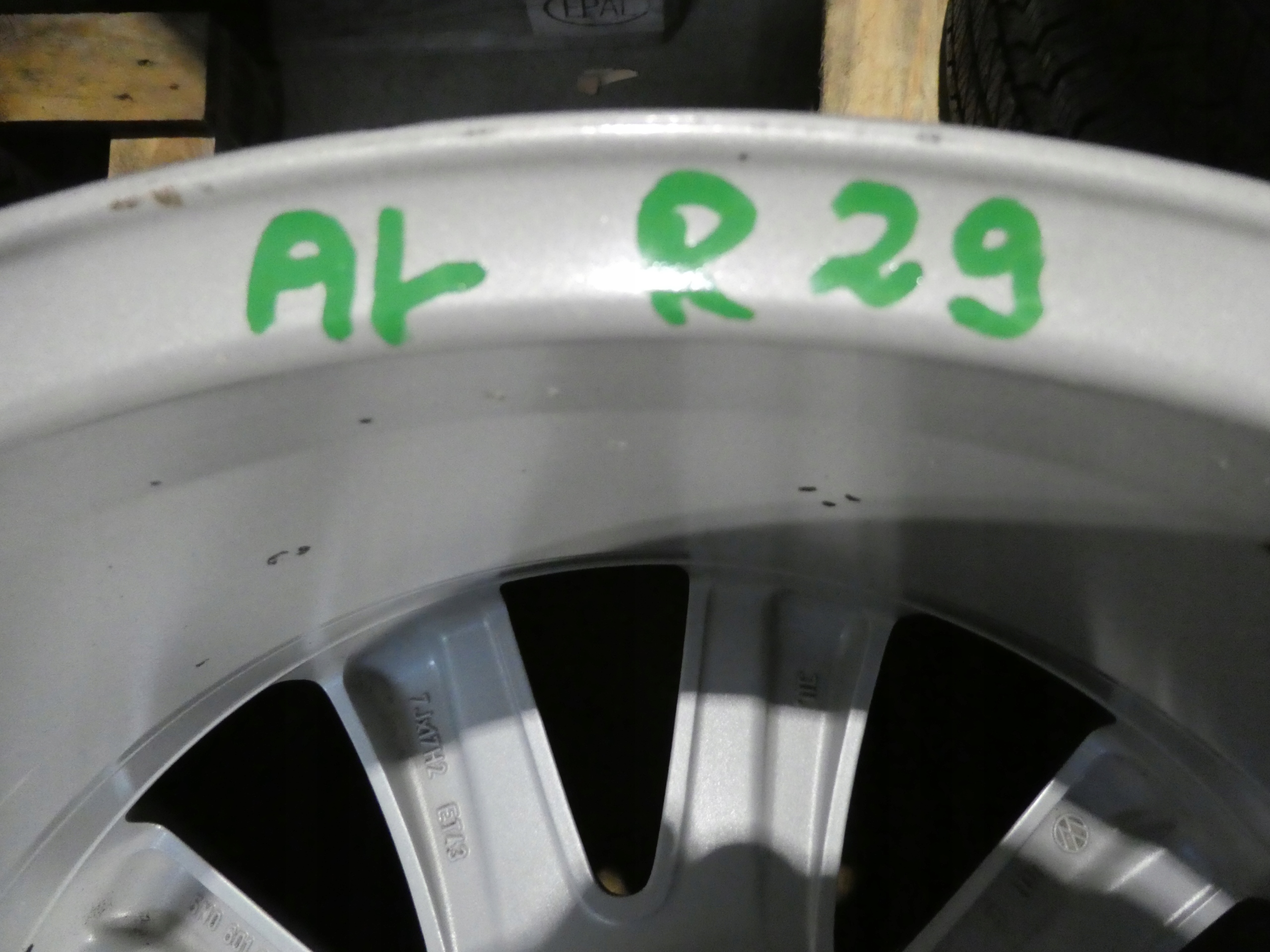 4X discs aluminium disc 5N0601025M VW 5X112
