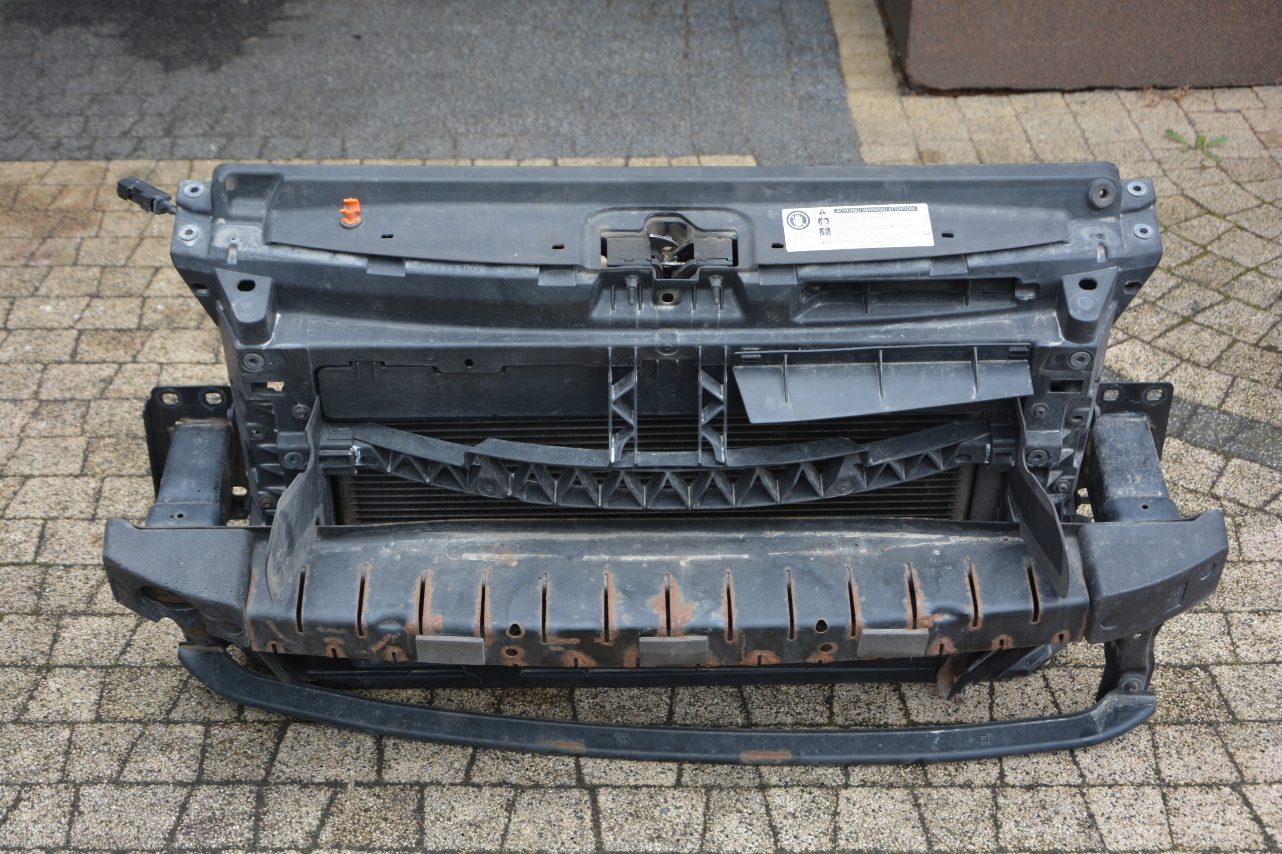 PAS PRZEDNI CHŁODNICE VW POLO 6R 1.4 16V CGG