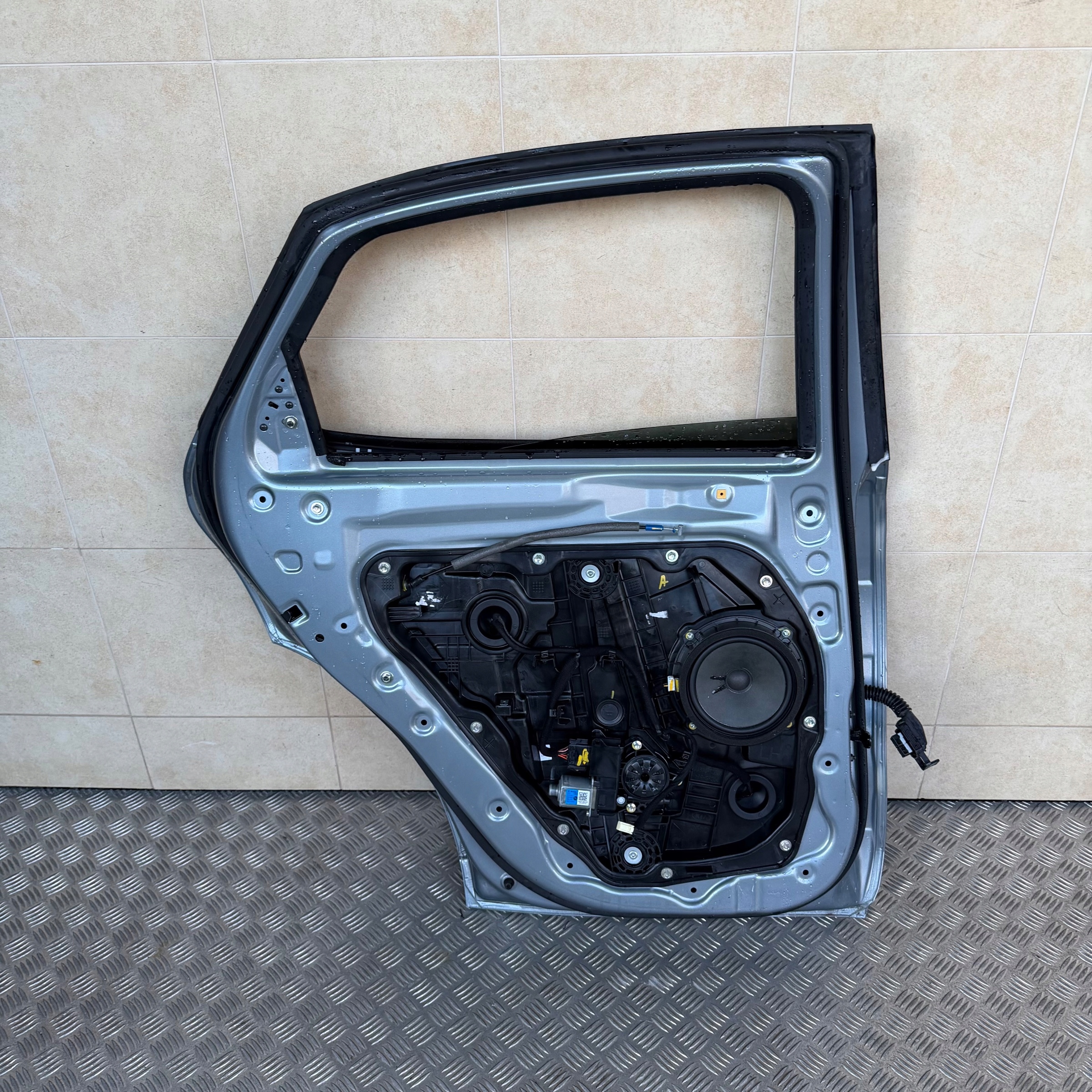 door complete rear. left KIA XCEED 2022 ROK