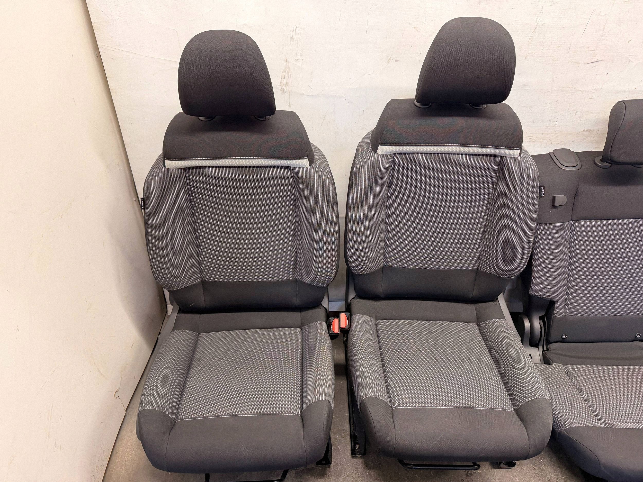 C3 Aircross inner seats side przekladka VAN