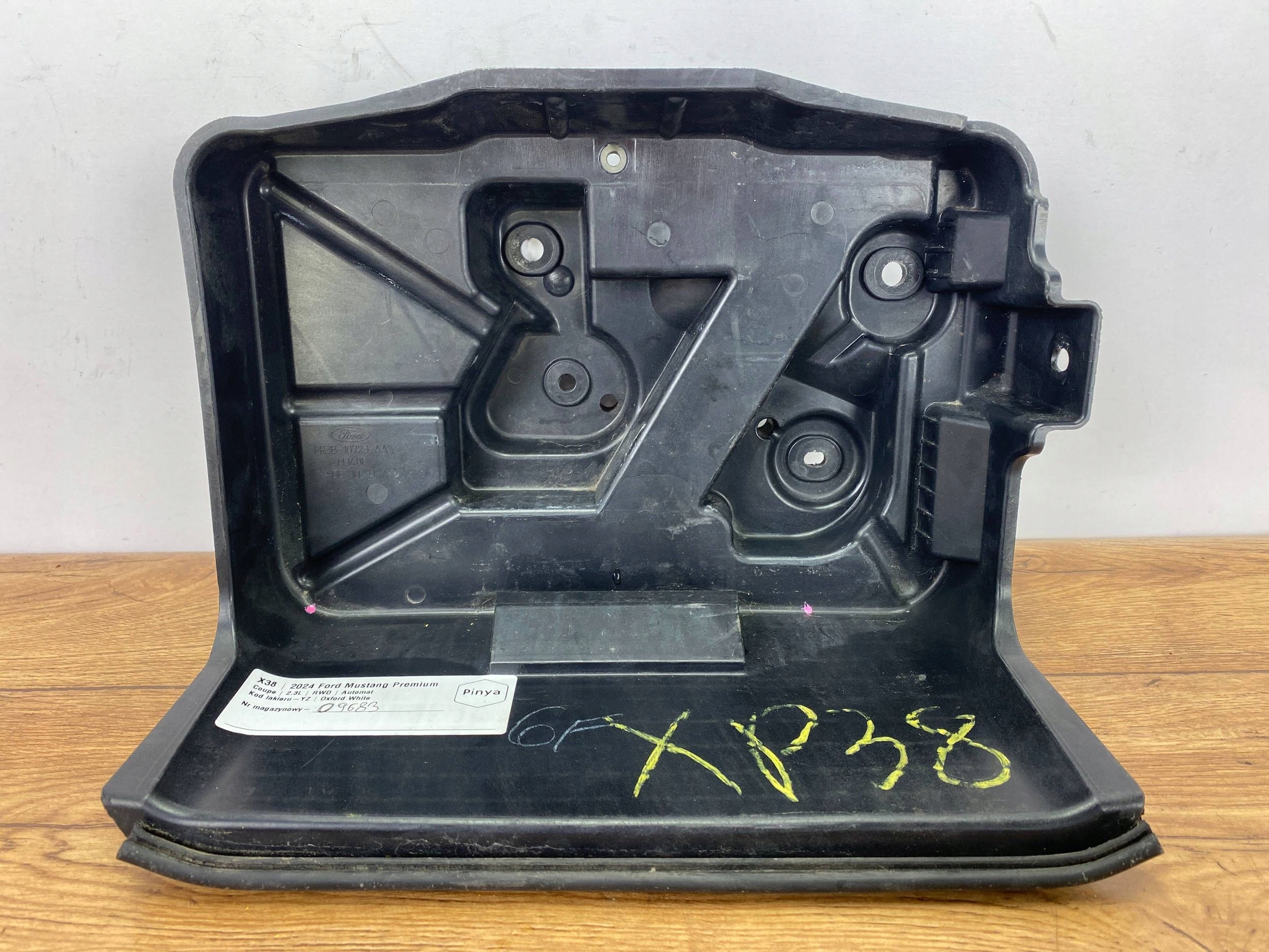 Grundlage Halter akumulatora Ford Mustang VII MK7 2024+