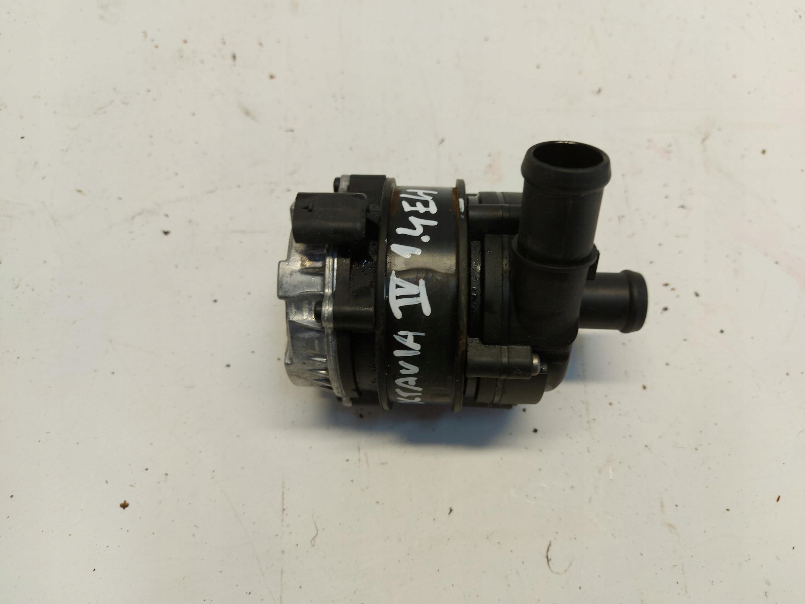 Skoda Octavia IV 5E3 1.4 e-tron water pump