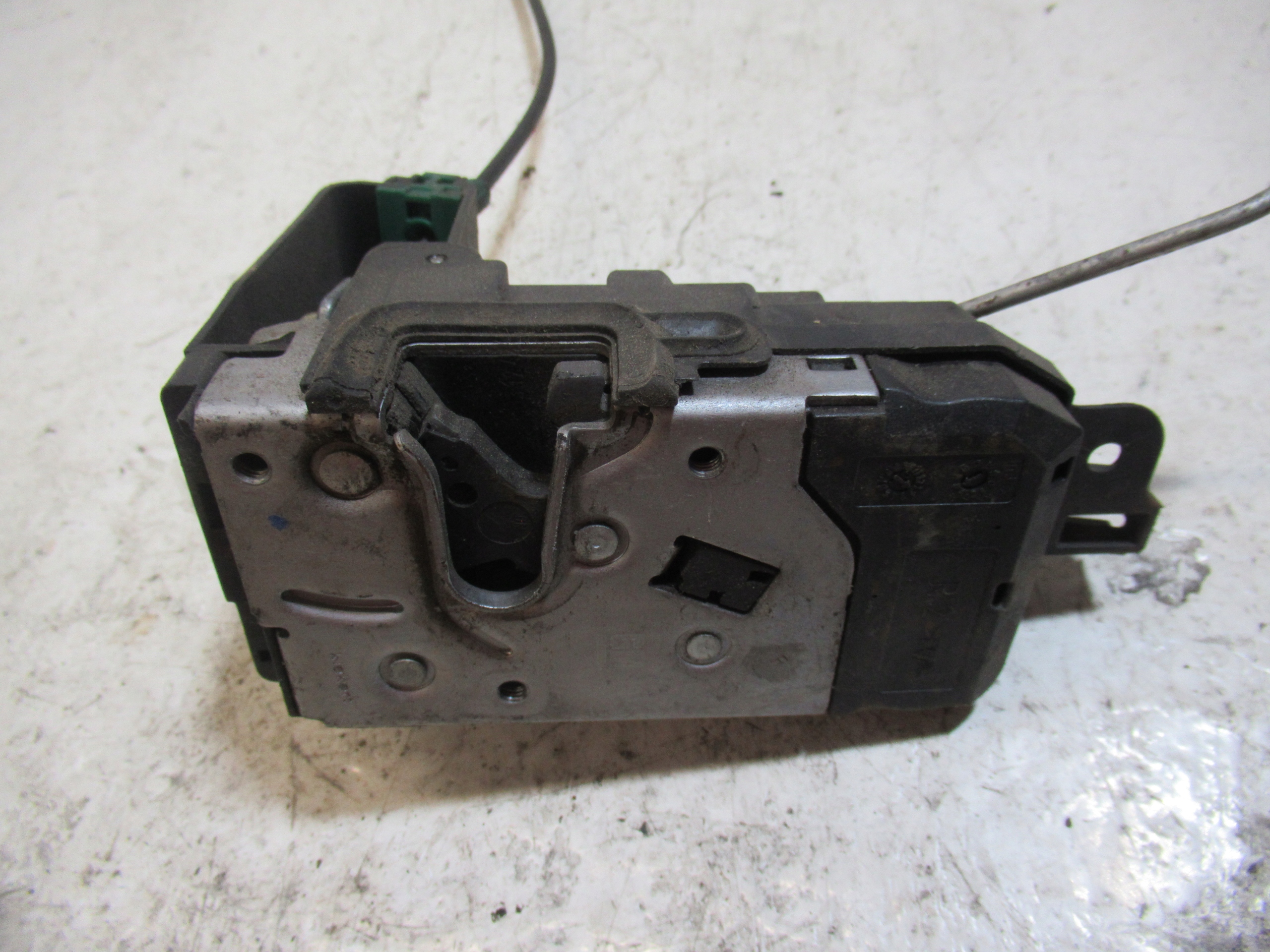 lock door right front OPEL ASTRA H 13128112