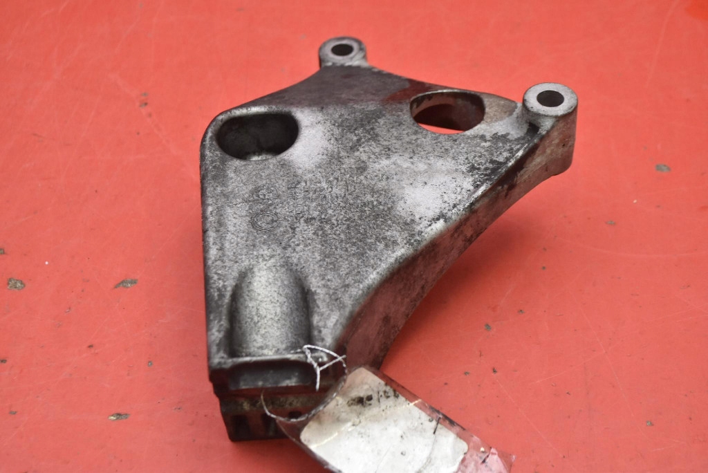 holder engine mount left 68572810 BMW F20 1.6 D 116 KM 11-15