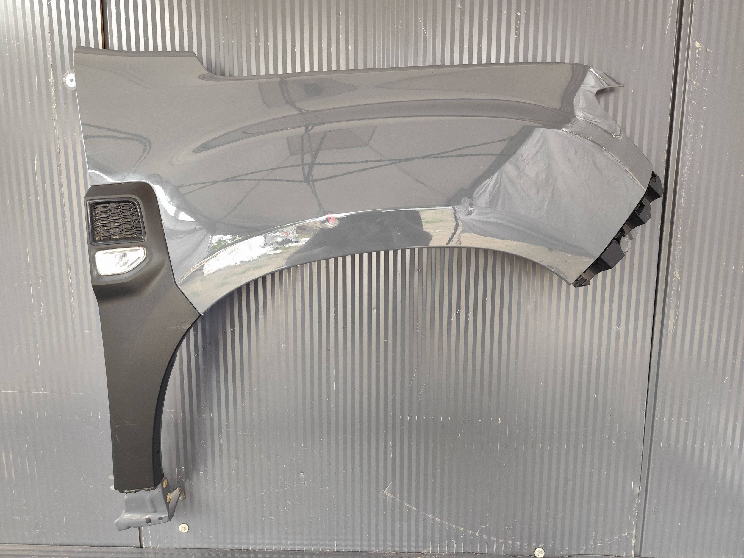 DACIA DUSTER II LIFT fender front right complete dismantling