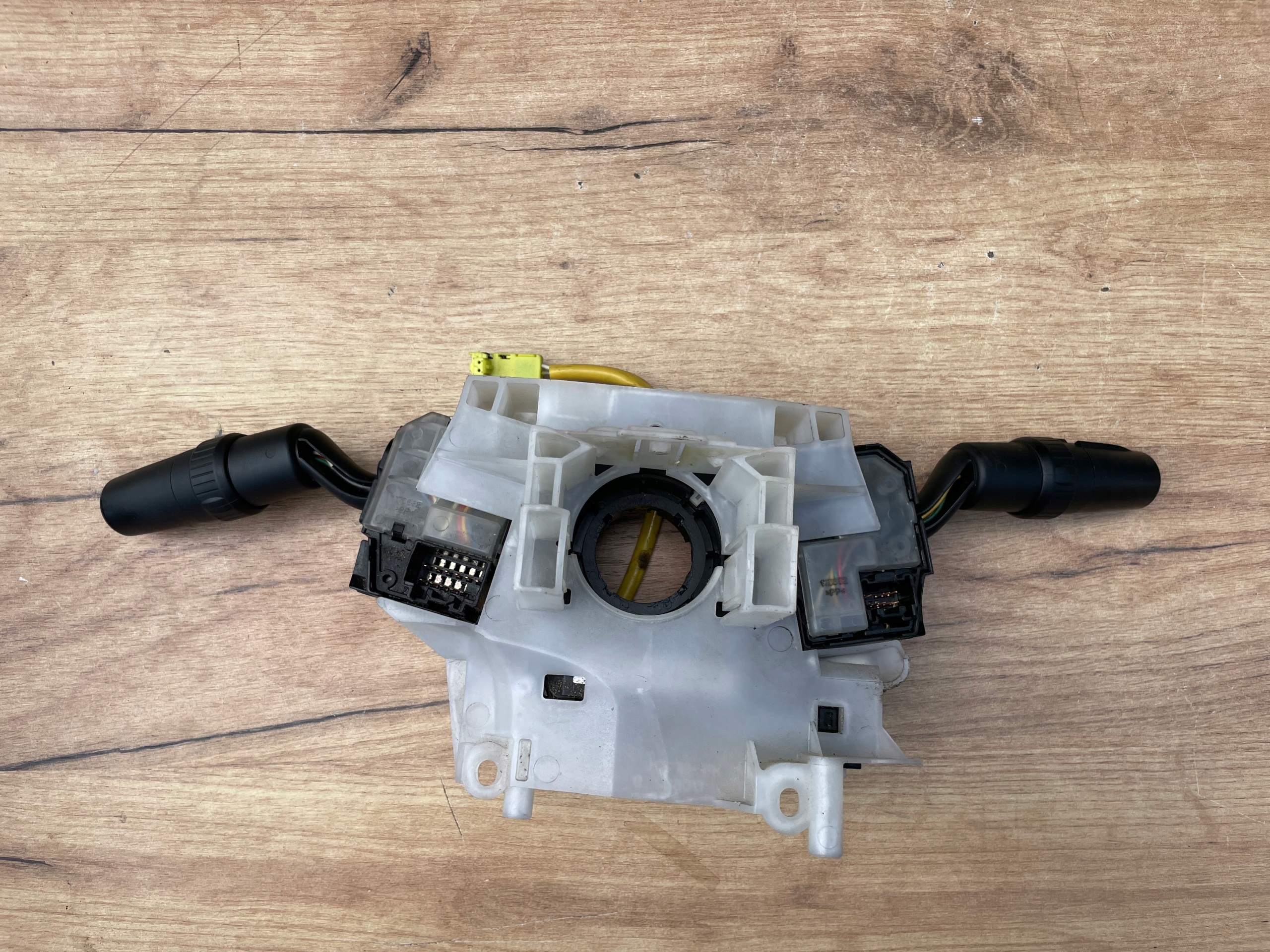 steering wheel levers and controls ring PAJAK control MAZDA 5