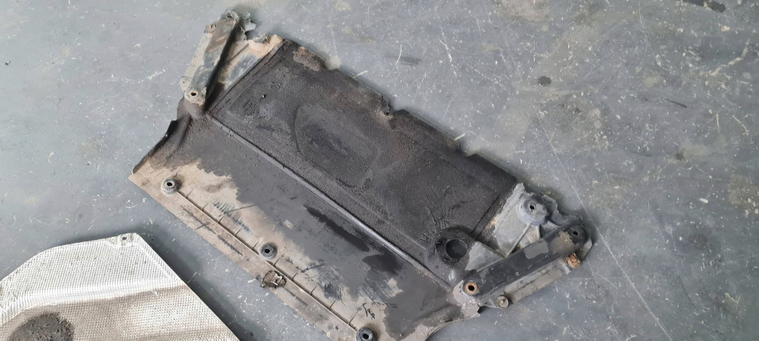 A4 B9 8W cover below engine gearbox cover lower 8W0863821B A5 8W