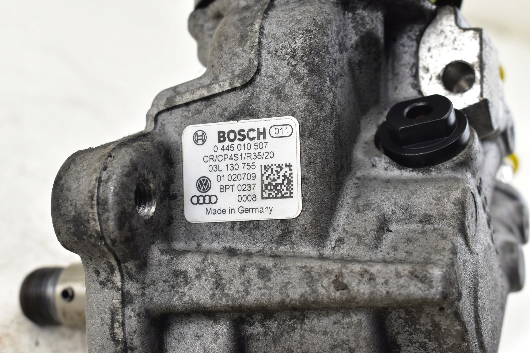 injection pump VW PASSAT B7 AUDI A4 B8 A5 8T 2.0 TDI 03L130755 0445010507