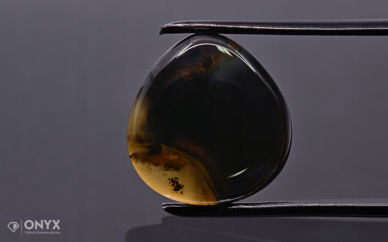 Dendritový achát z Kazachstánu mělký slzný 17,5x17