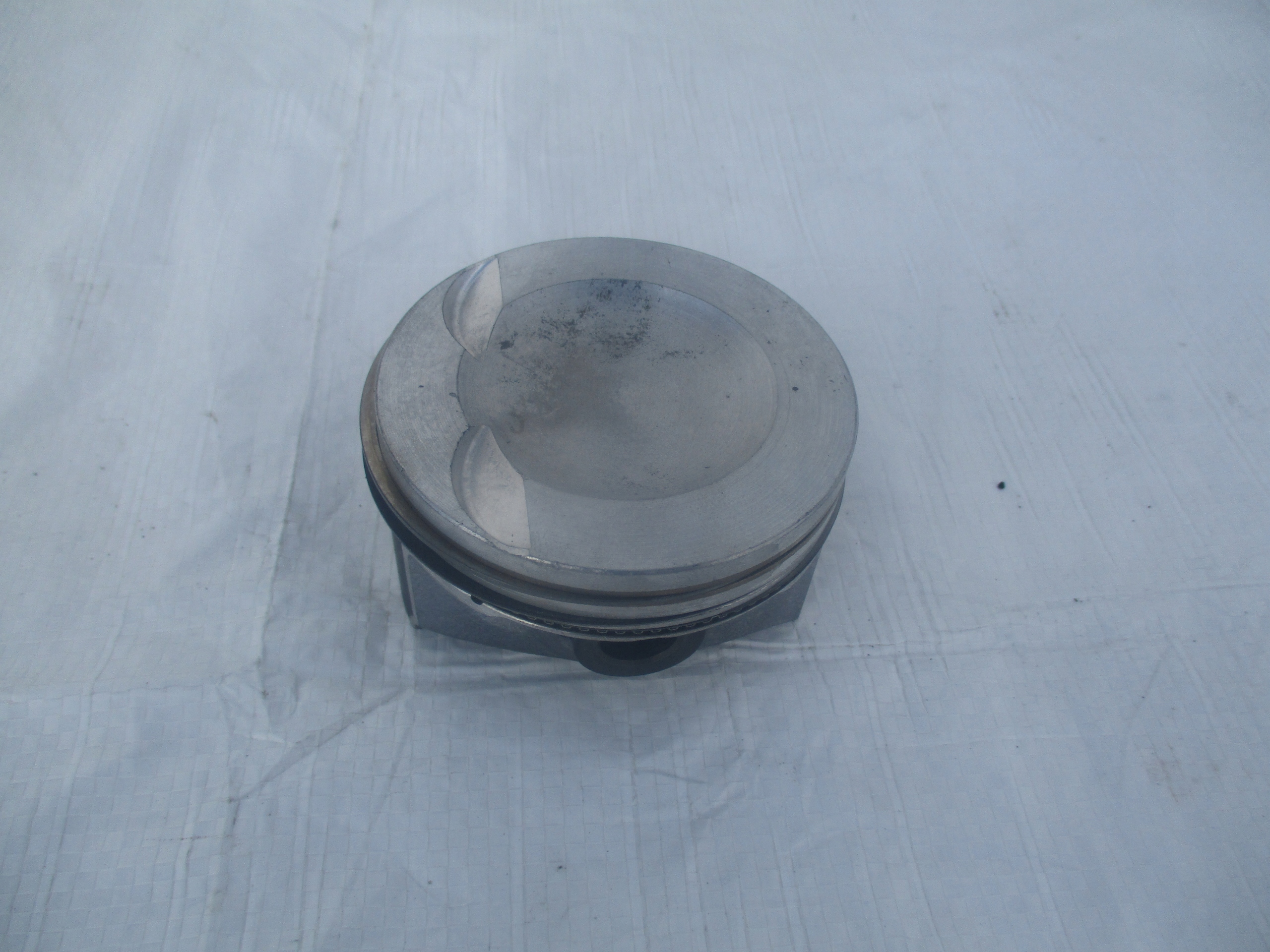 TŁOK AUDI A5 A4 B9 Q5 II VW GOLF VII 2.0 TSI TFSI