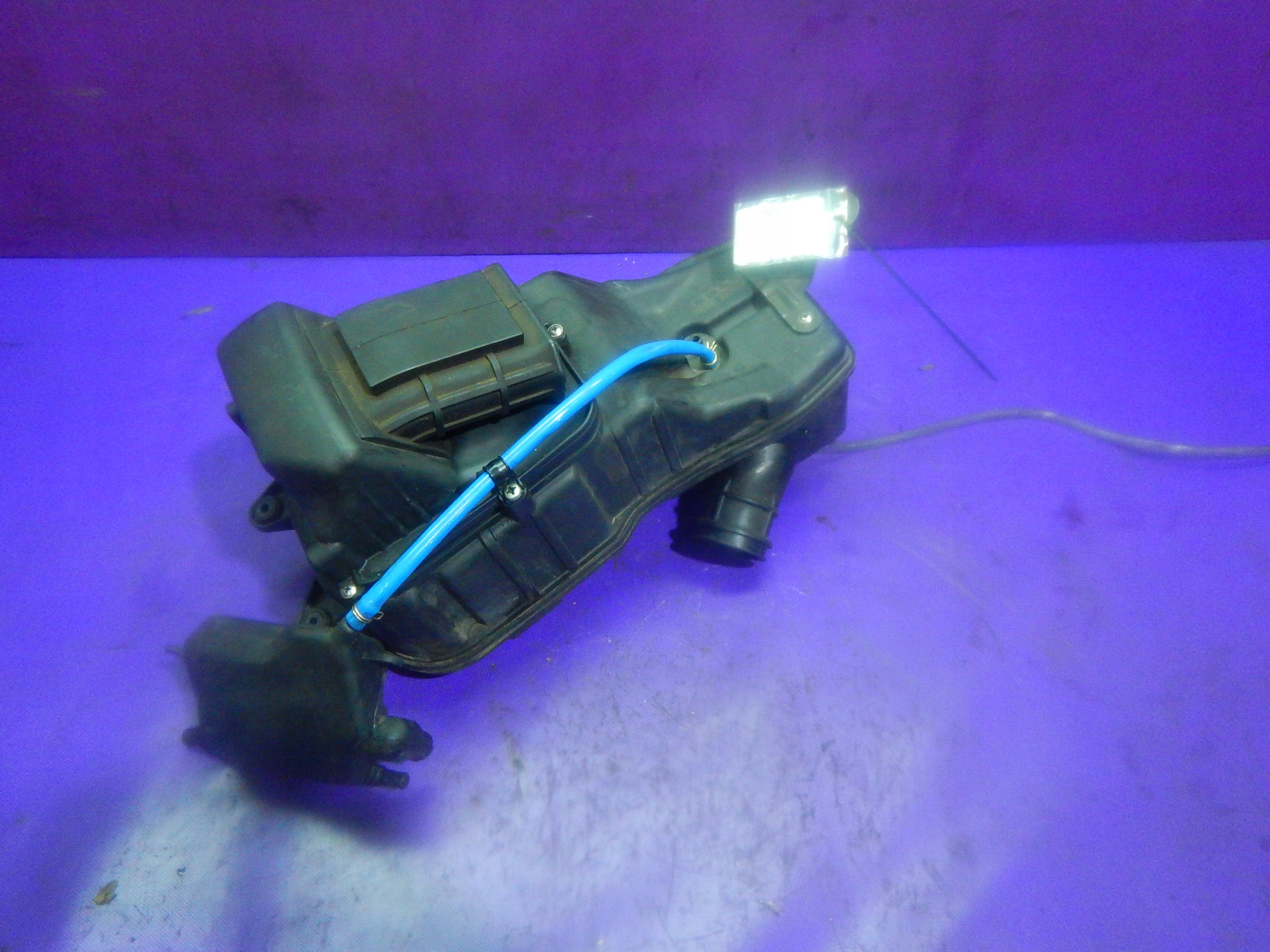 MOTO GUZZI BREVA 850 06 OBUDOWA FILTRA POWIETRZA