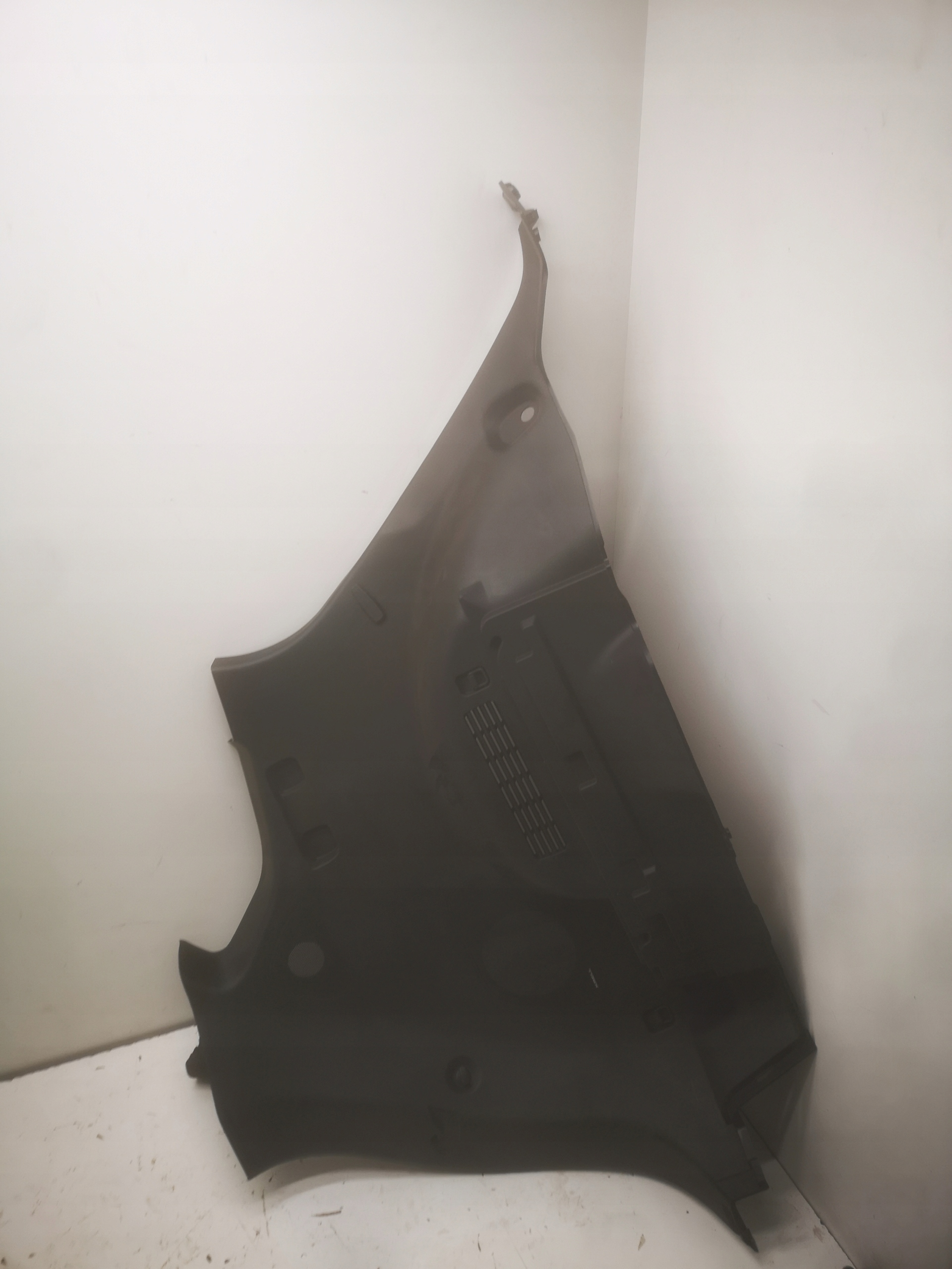 SANTA FE IV бекон багажник 85730-S1400