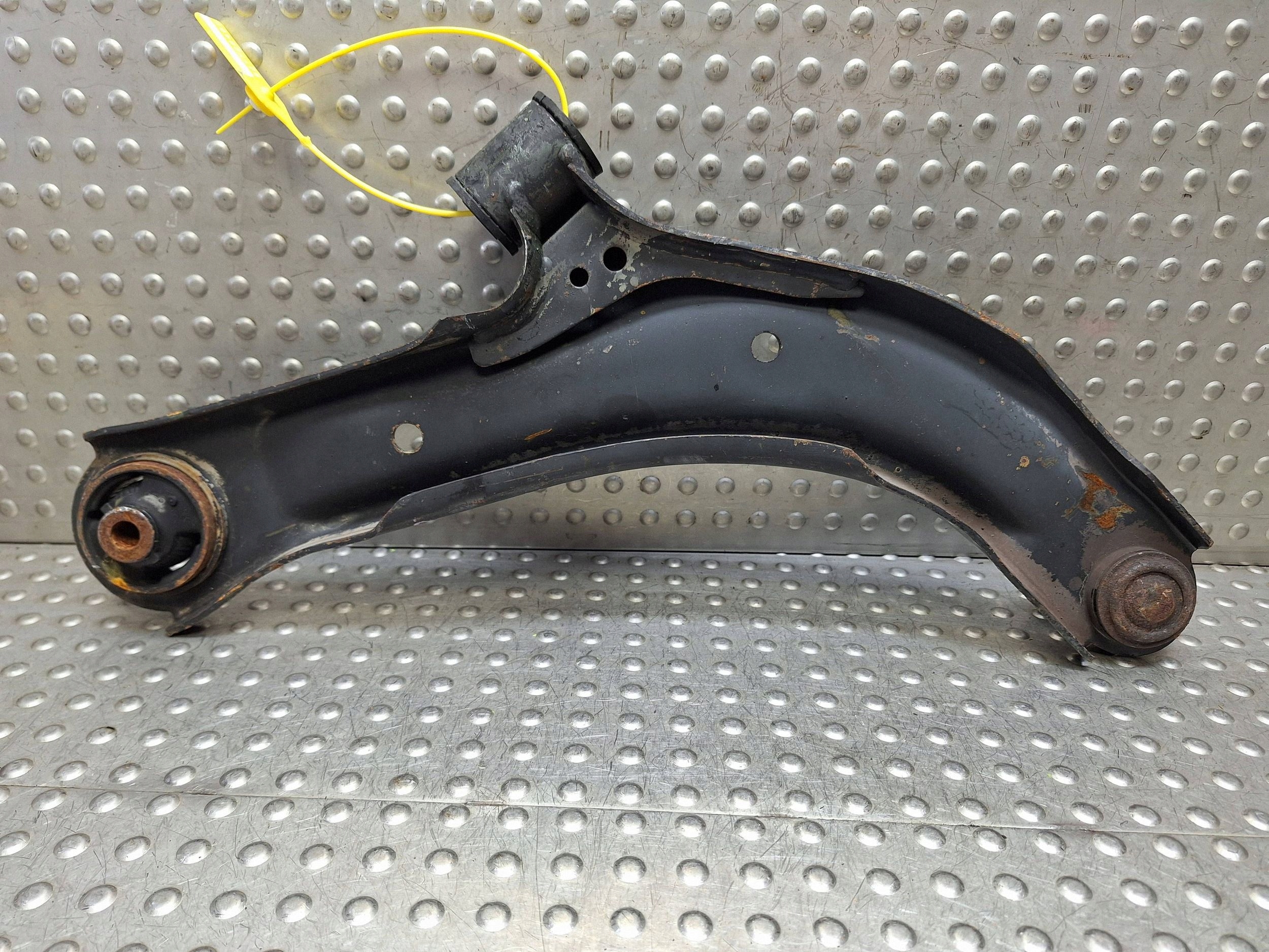 arm left front NISSAN NV200 10-19