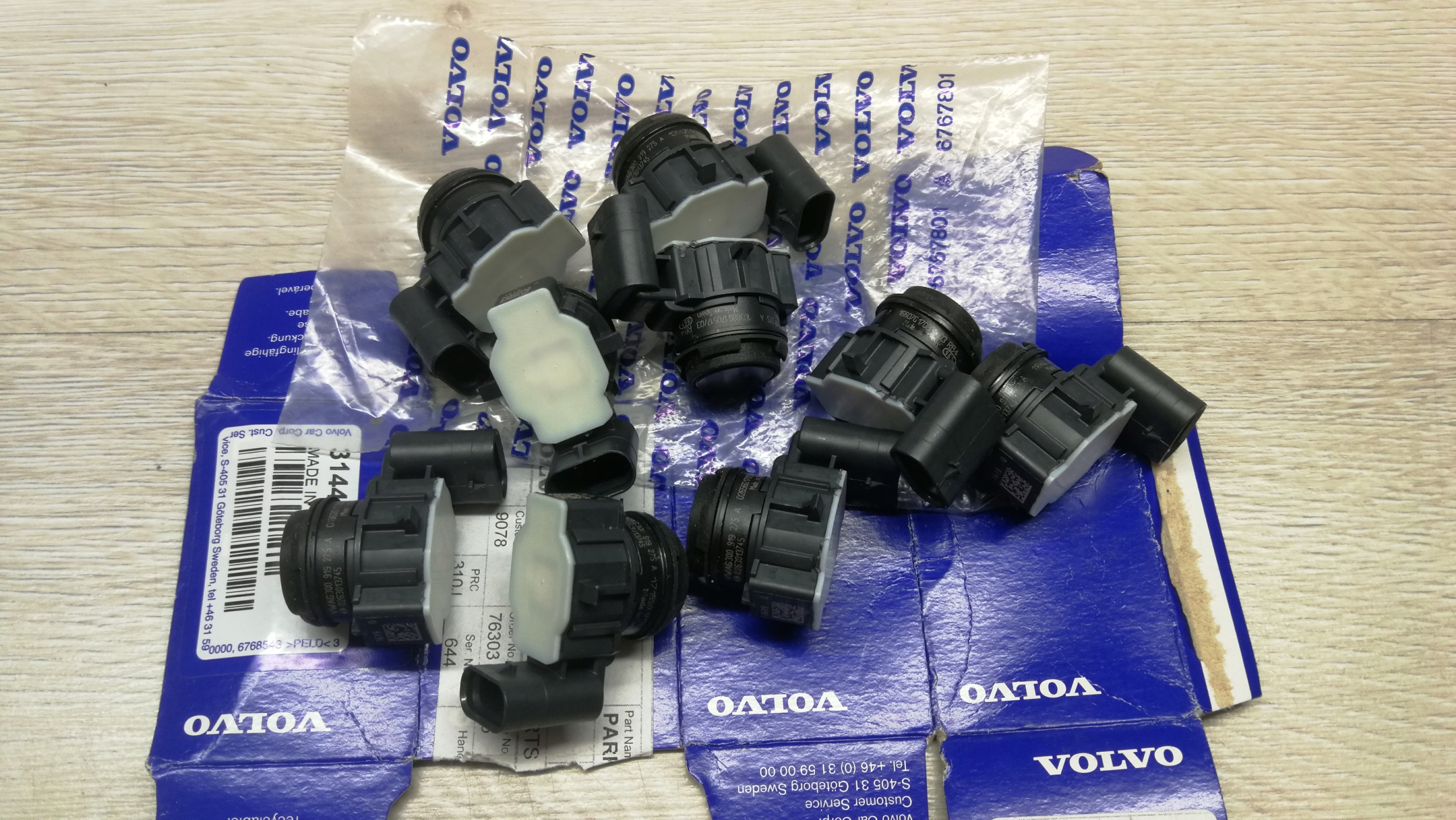 CZUJNIK parkowania PDC TYŁ VOLVO 32209357 2019+ Strona zabudowy przód