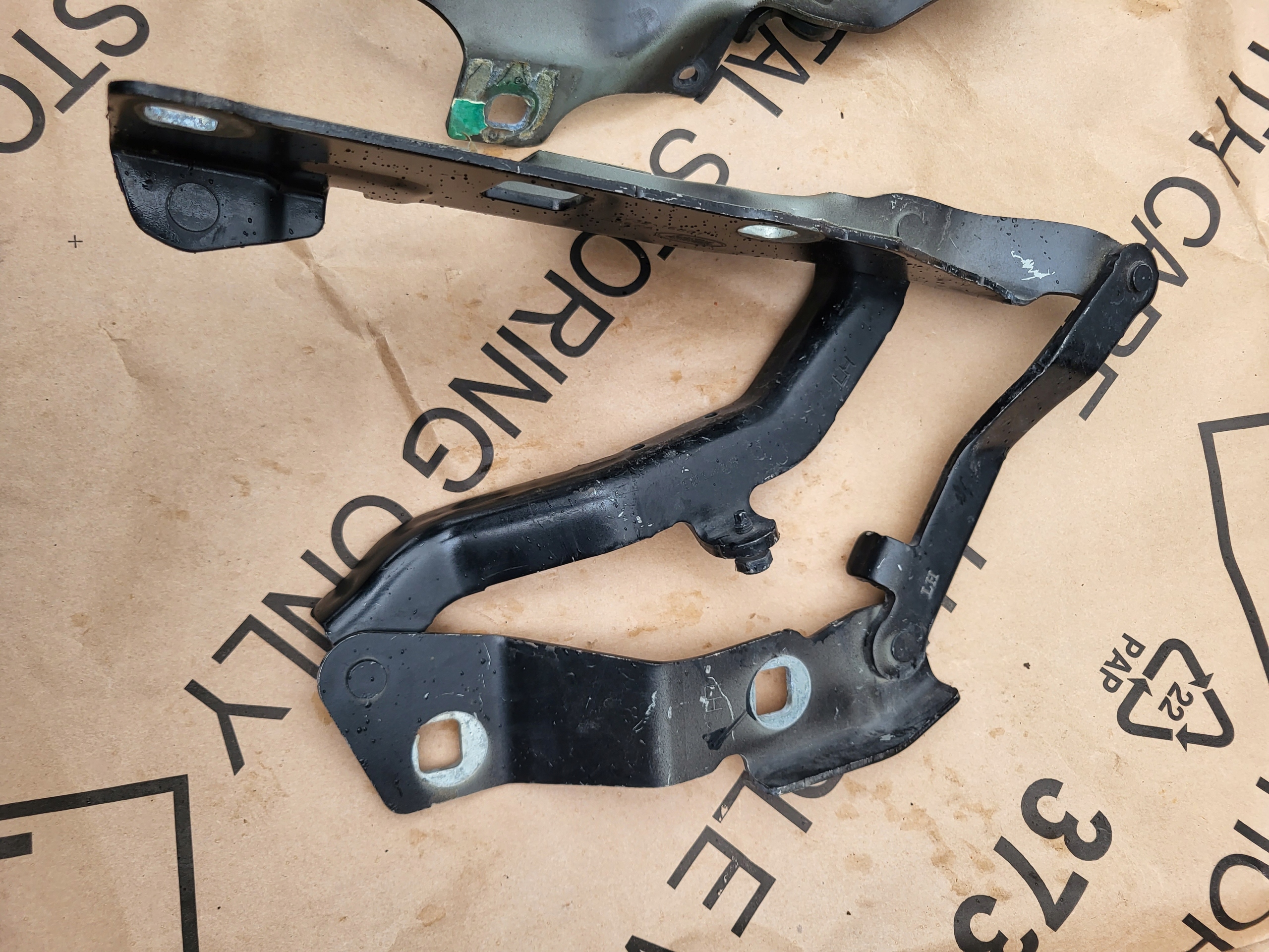 hinge bonnets right left front LAND RANGE ROVER DISCOVERY V L462 HY32-16800