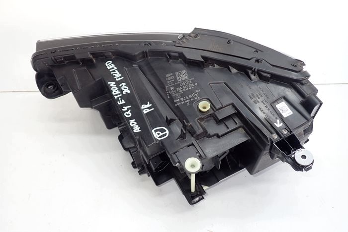 AUDI Q4 E-TRON FULL LED 20- reflektor right light right 89A941034D