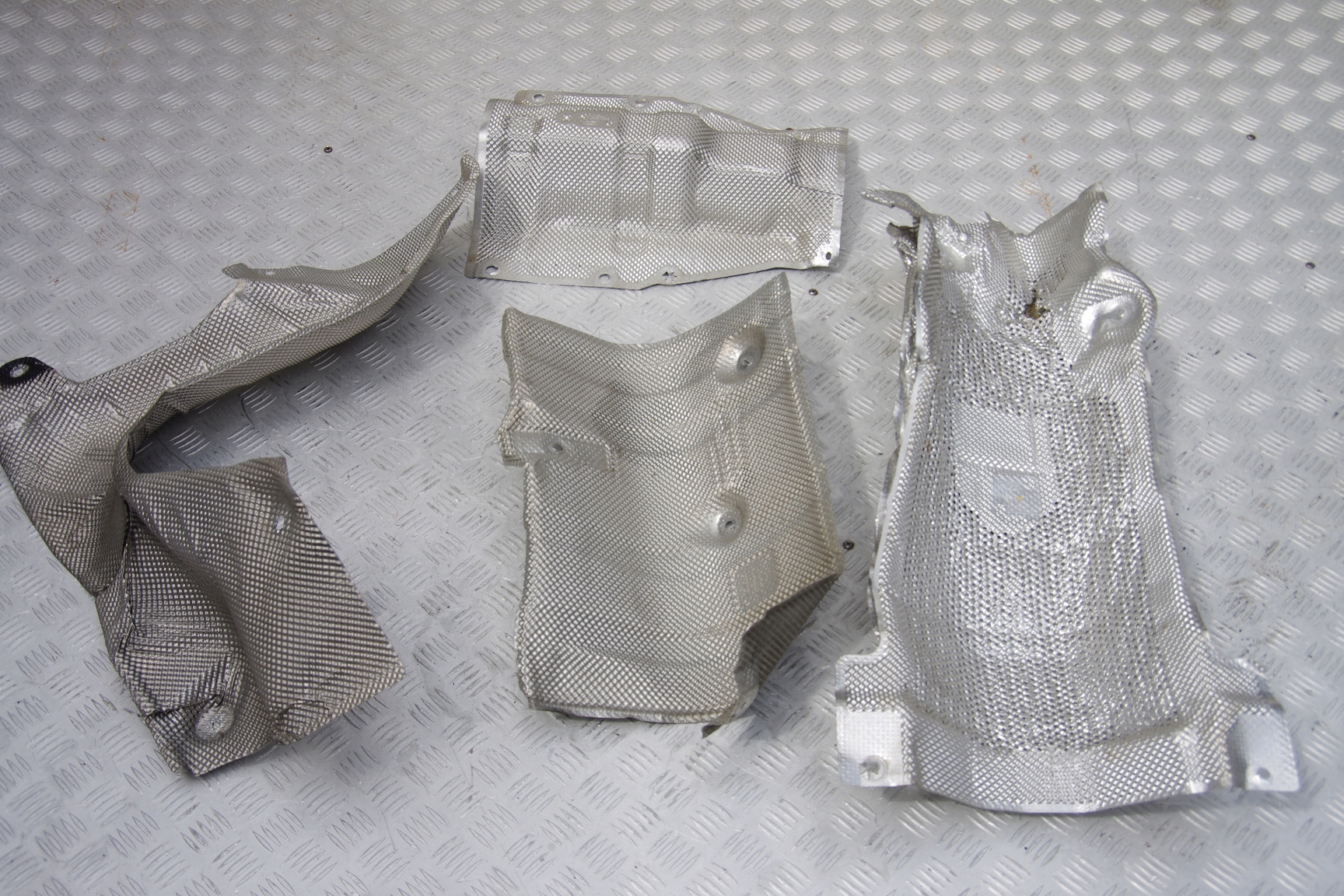 Ford OE C1BB-5K286-D osłona termiczna wydechu