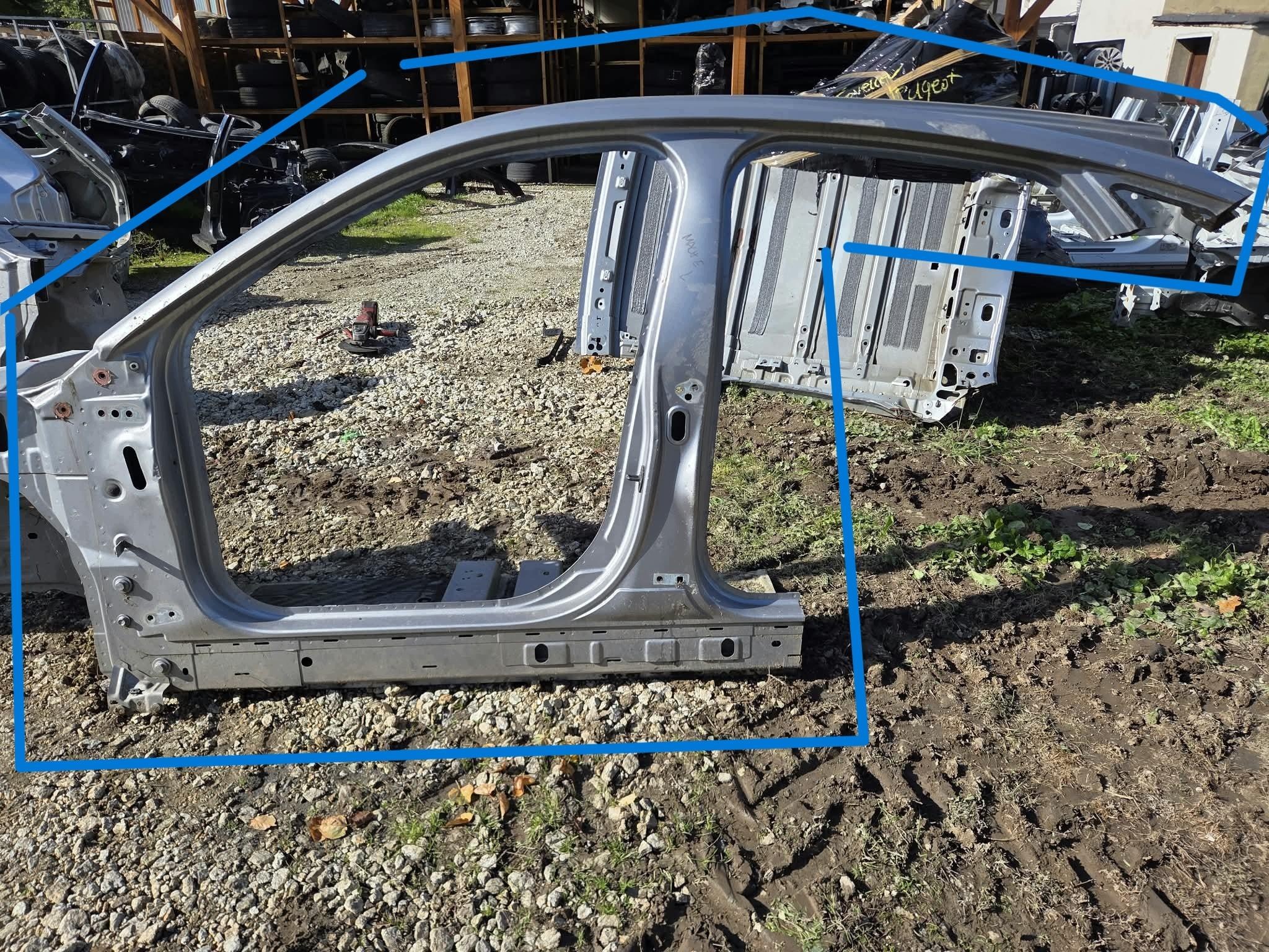 FORD MACH-E seuil cache- toit avant gauche