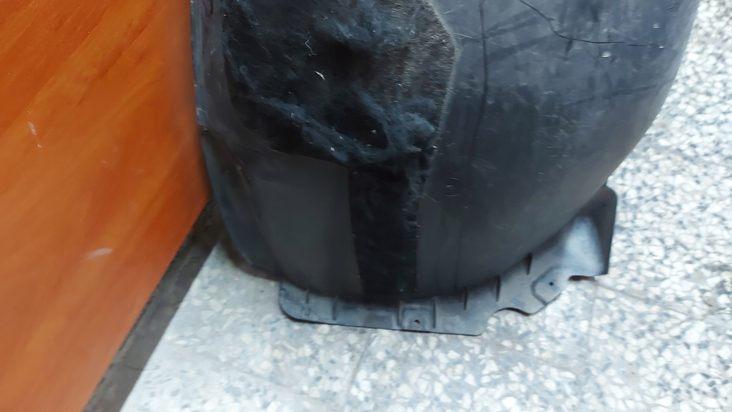 mudguard left front SKODA OCTAVIA IV 20