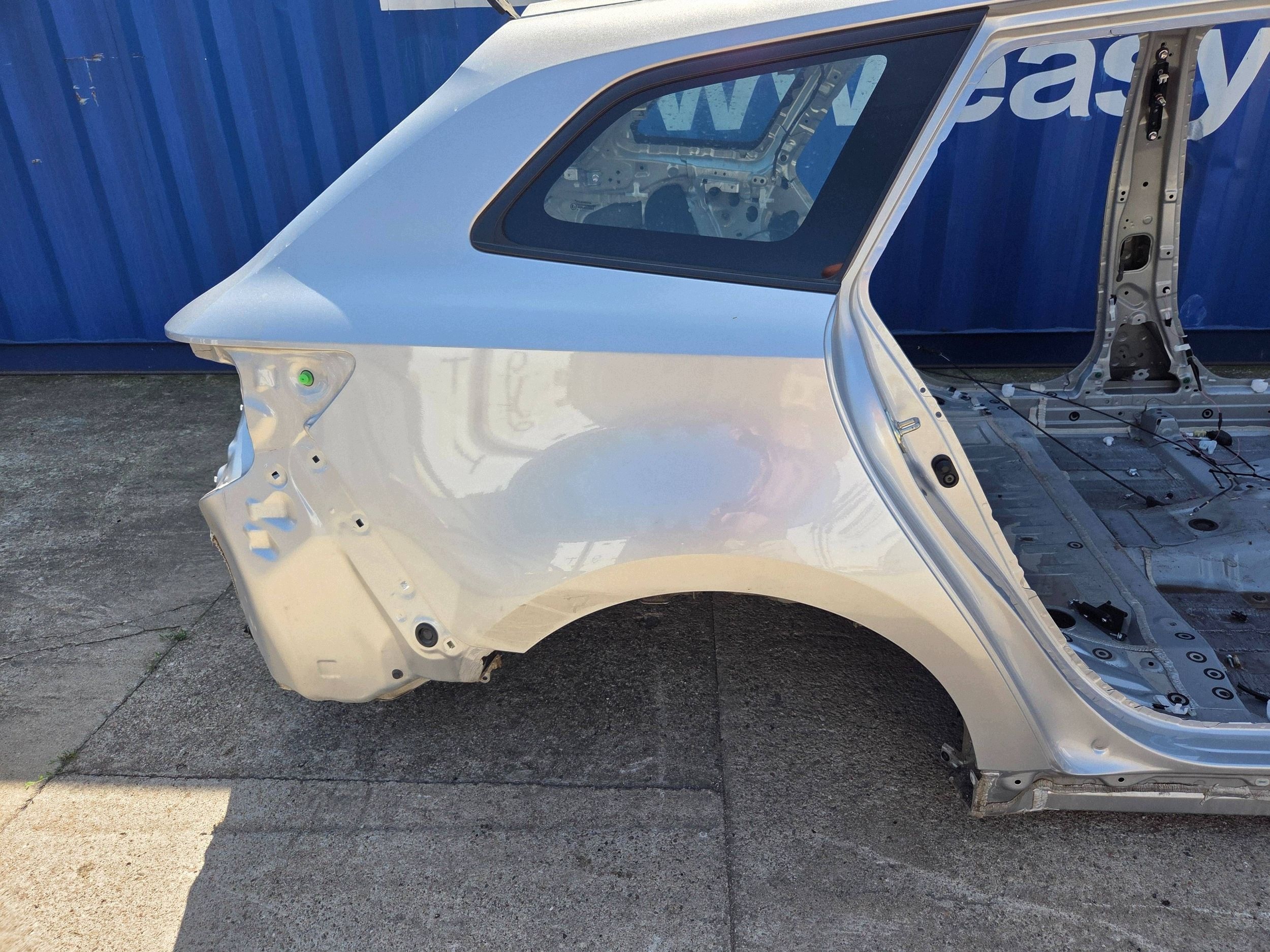 Toyota Corolla E21 Kombi rear part sump floor boot