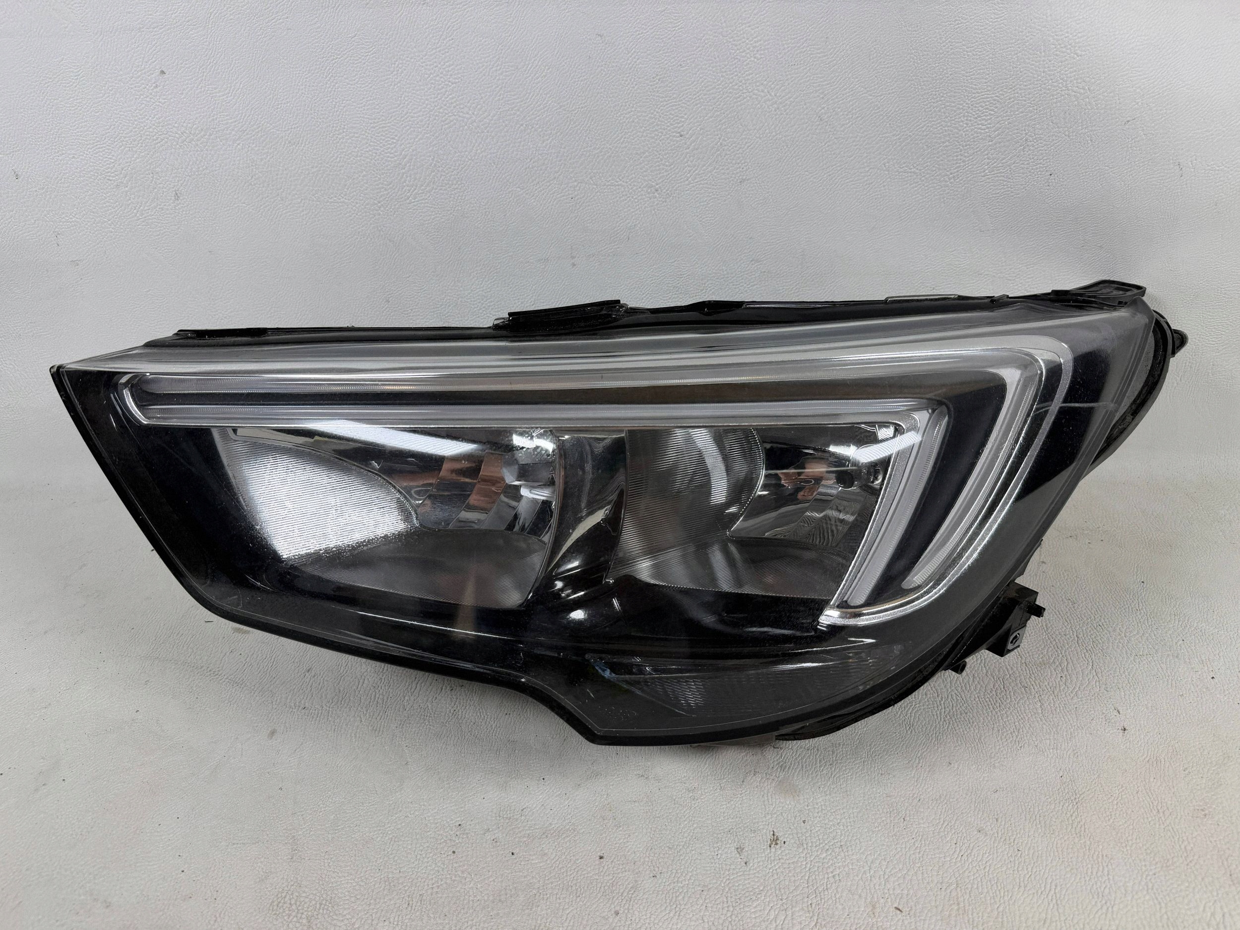 Opel Crossland X Full LED 17- light left front front
