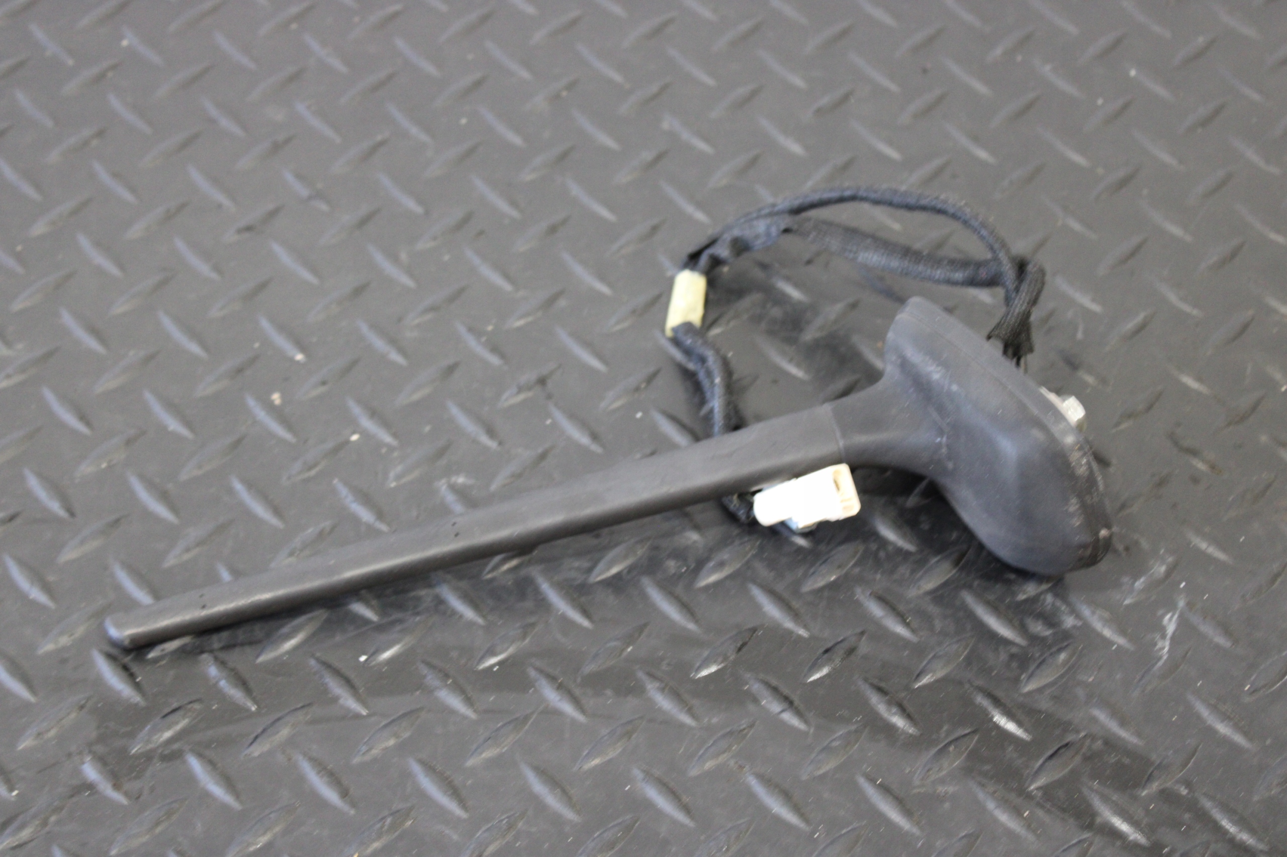 Antenne Toit FIAT 500L 500 L 52052284