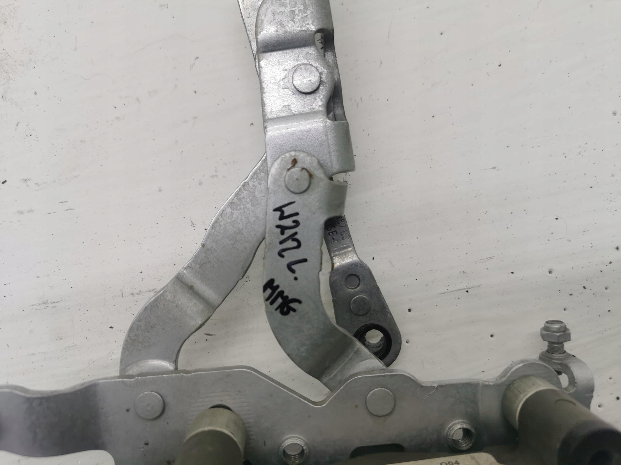NABOJ bonnets hinge left MERCEDES E-KLASA W212 775