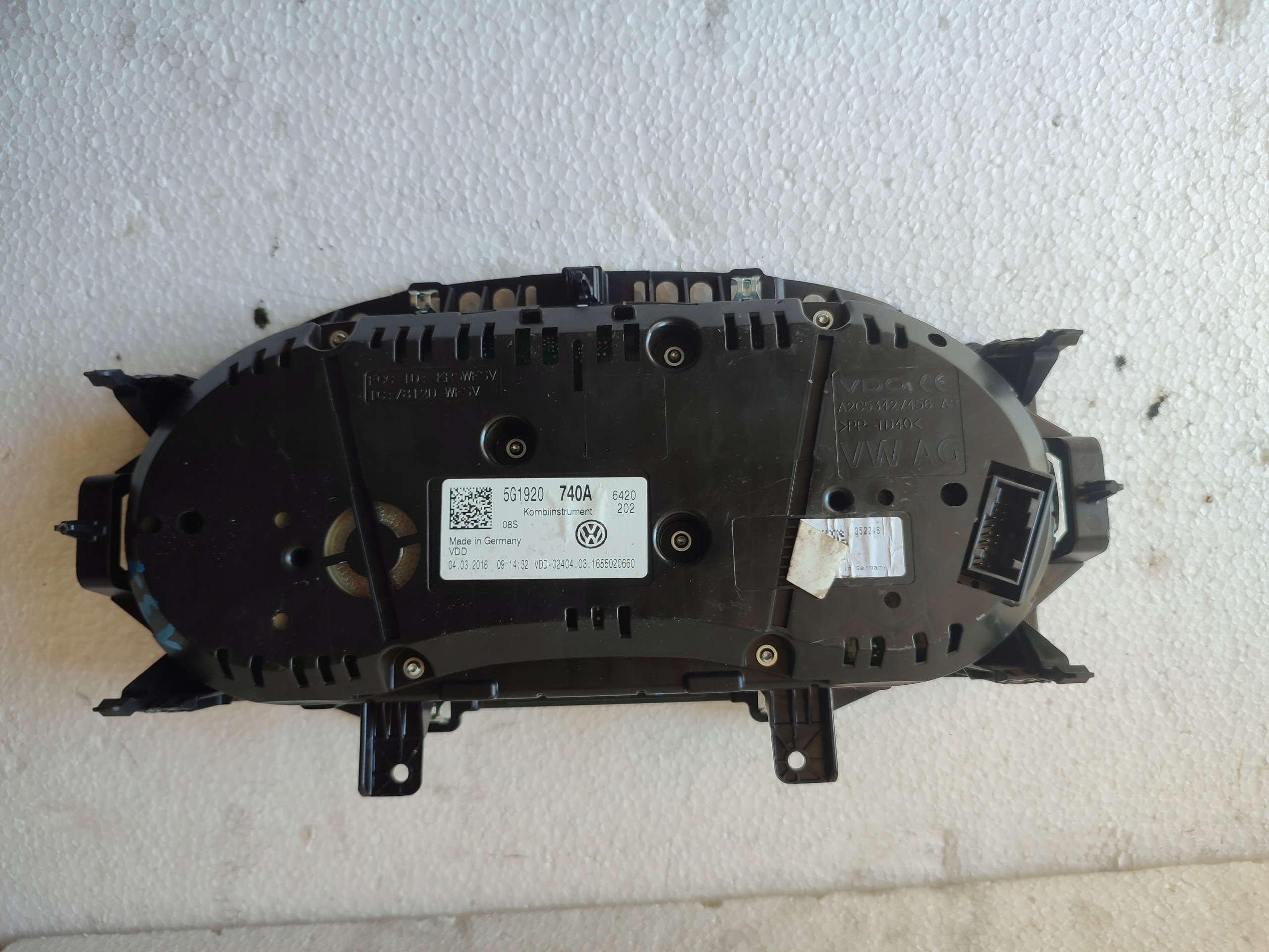 petrol dials clock Volkswagen 5G1920740A