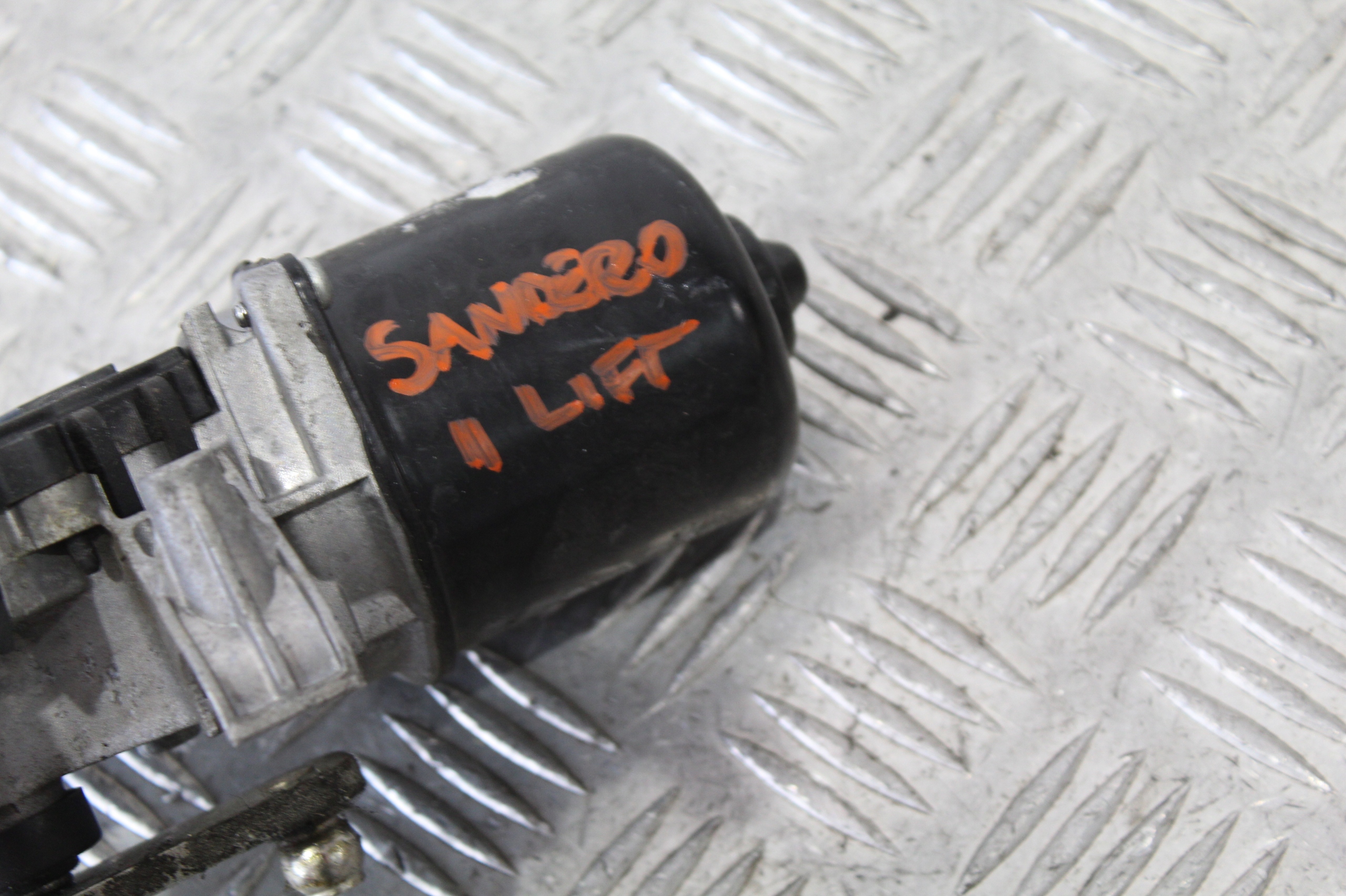 MOTOR WISCHER DACIA SANDERO II 2 LIFT