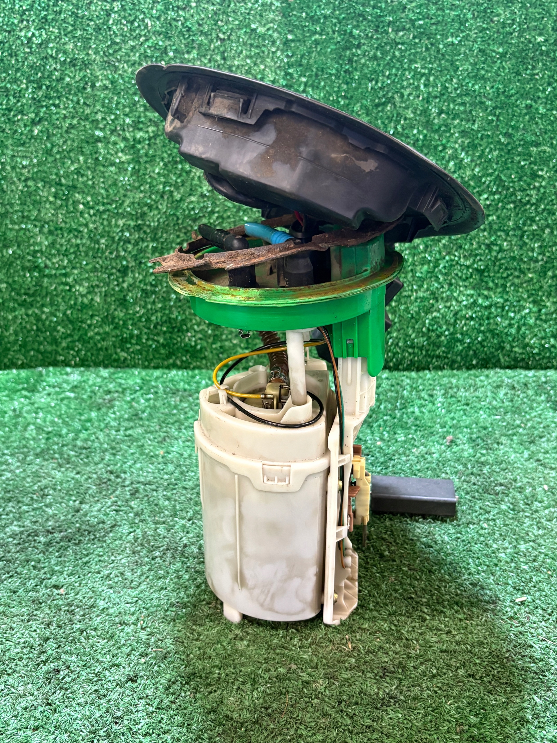 feed pump VOLKSWAGEN GOLF 5 1KO919051N