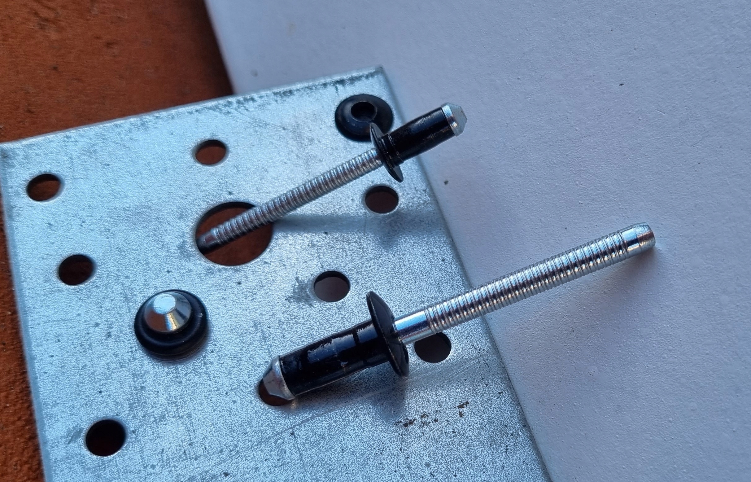 Černý ocelový nýt 4.8x14 Rozsah 3-6 mm 100 kusů