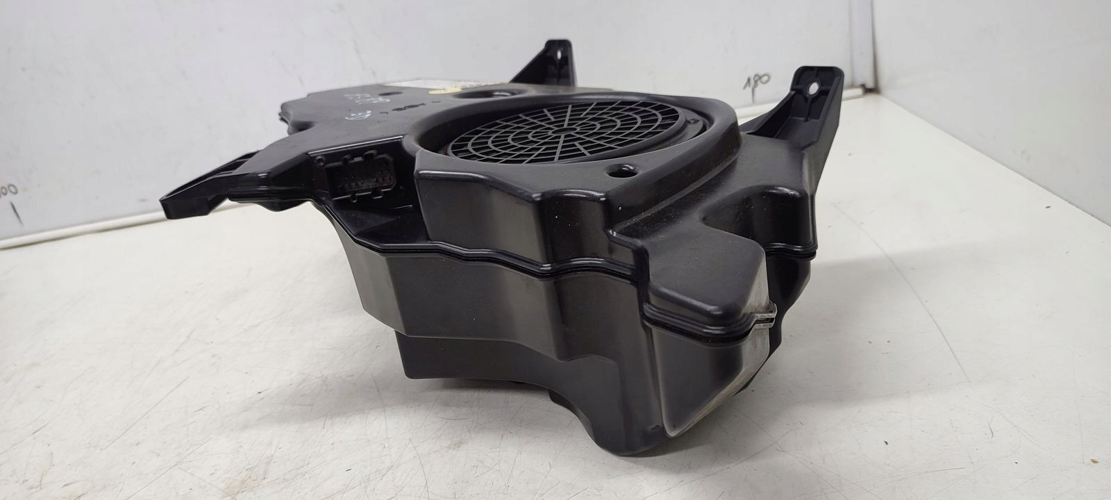 speaker niskotonowy subwoofer Audi A3 8P
