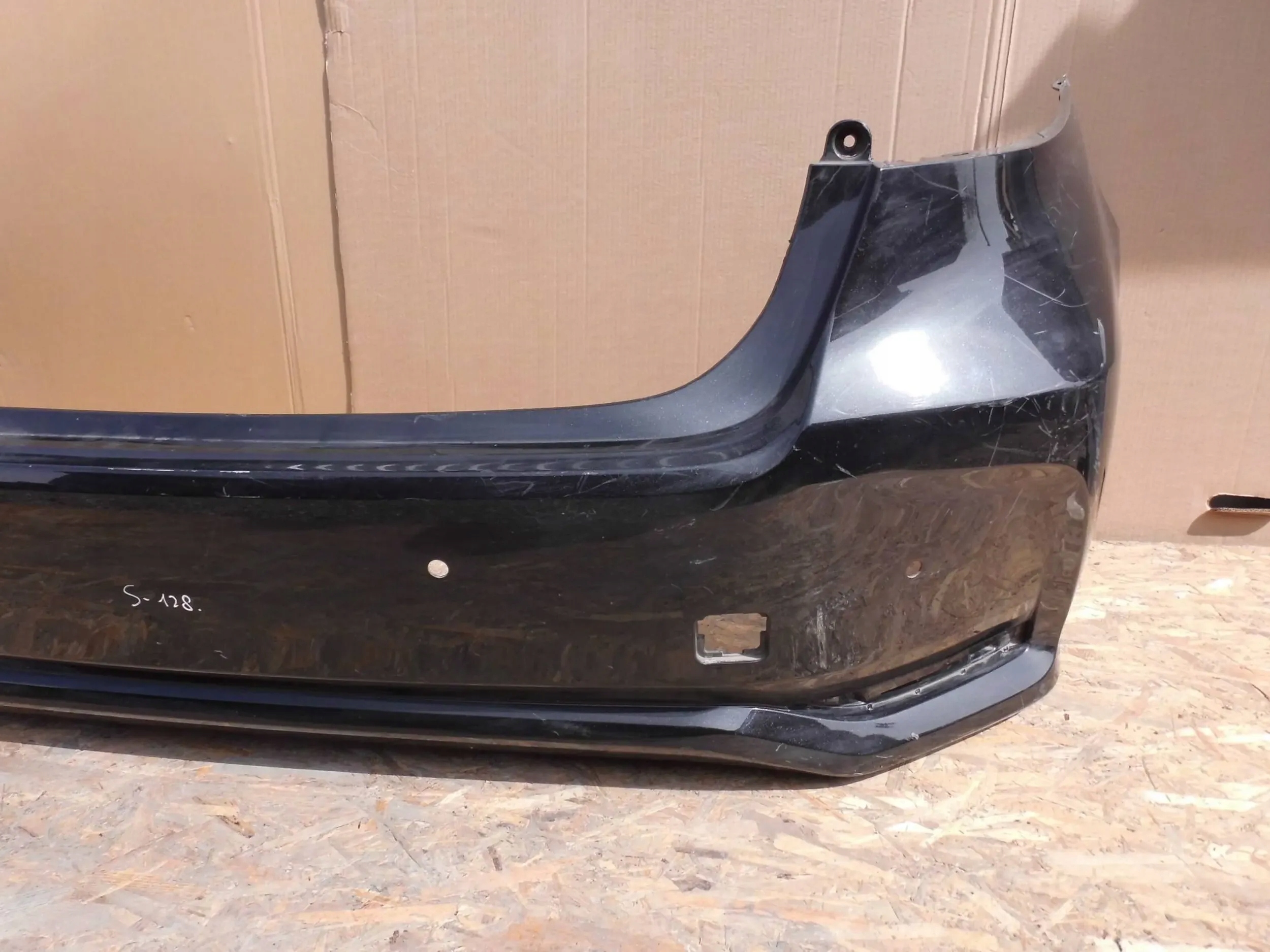 TOYOTA COROLLA E210 E21 2018+ SEDAN STOSSSTANGE HINTEN HECK