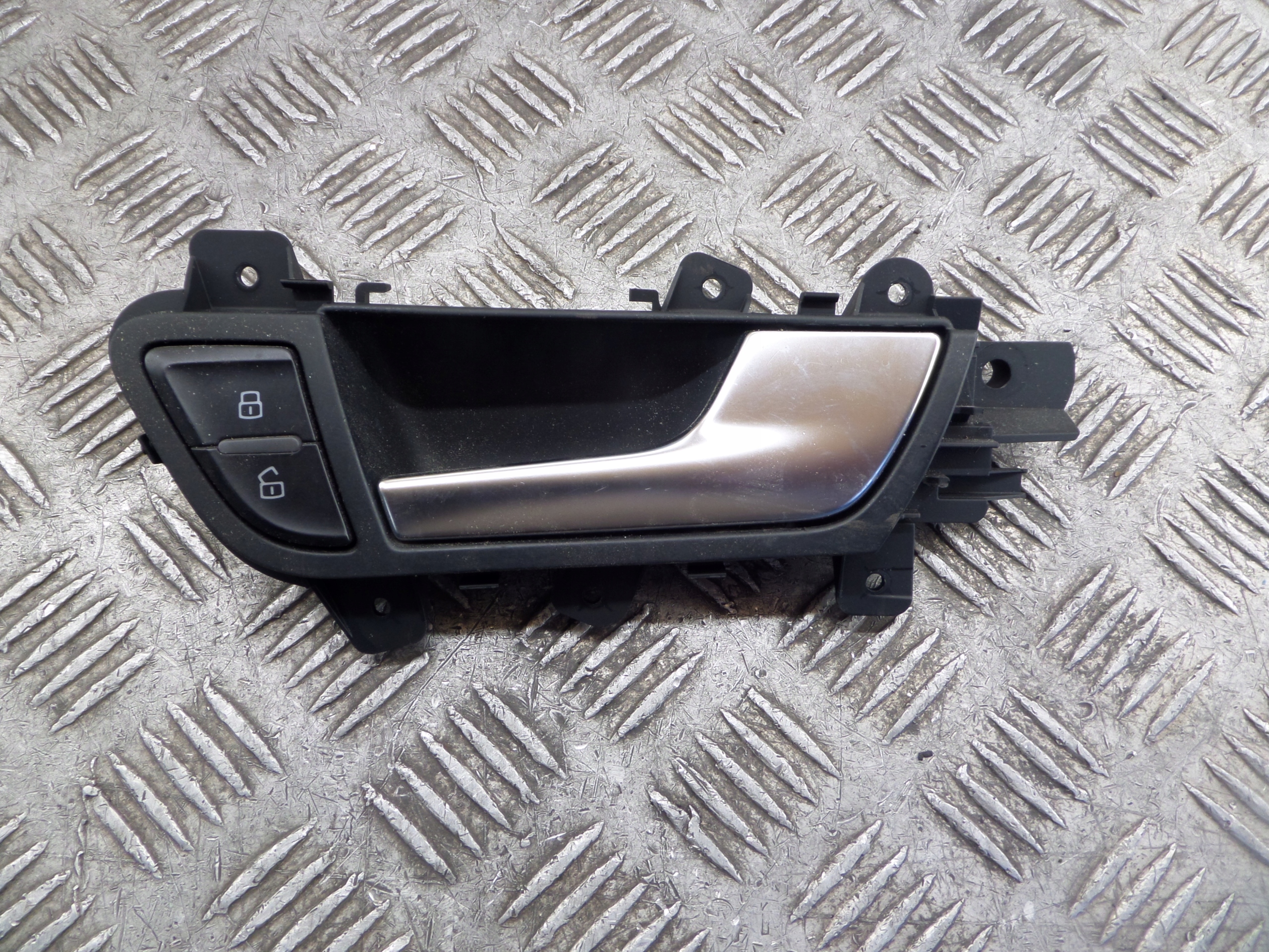 handle inner front P Audi A4 B8