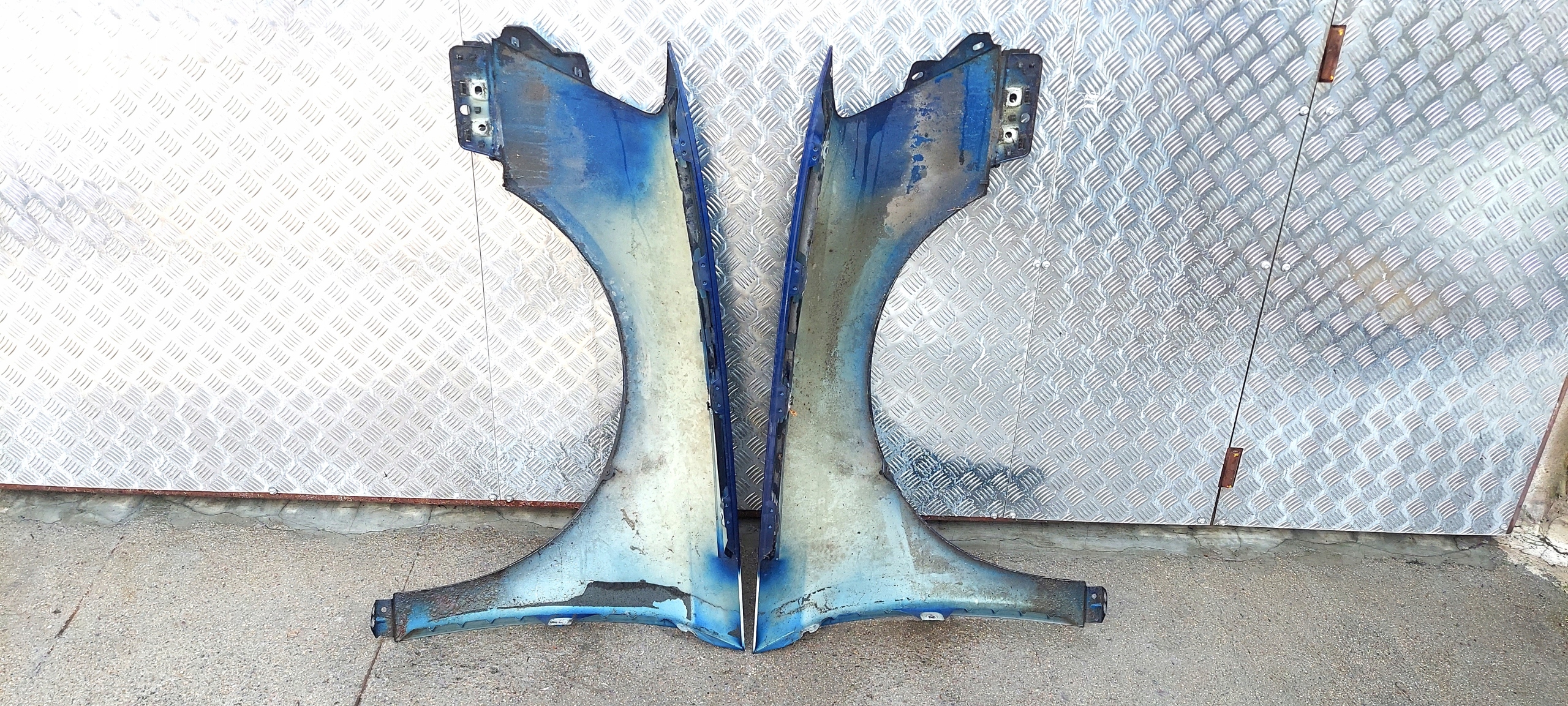 PARAFANGO DESTRA VOLKSWAGEN PASSAT B6 LAK: LD5Q