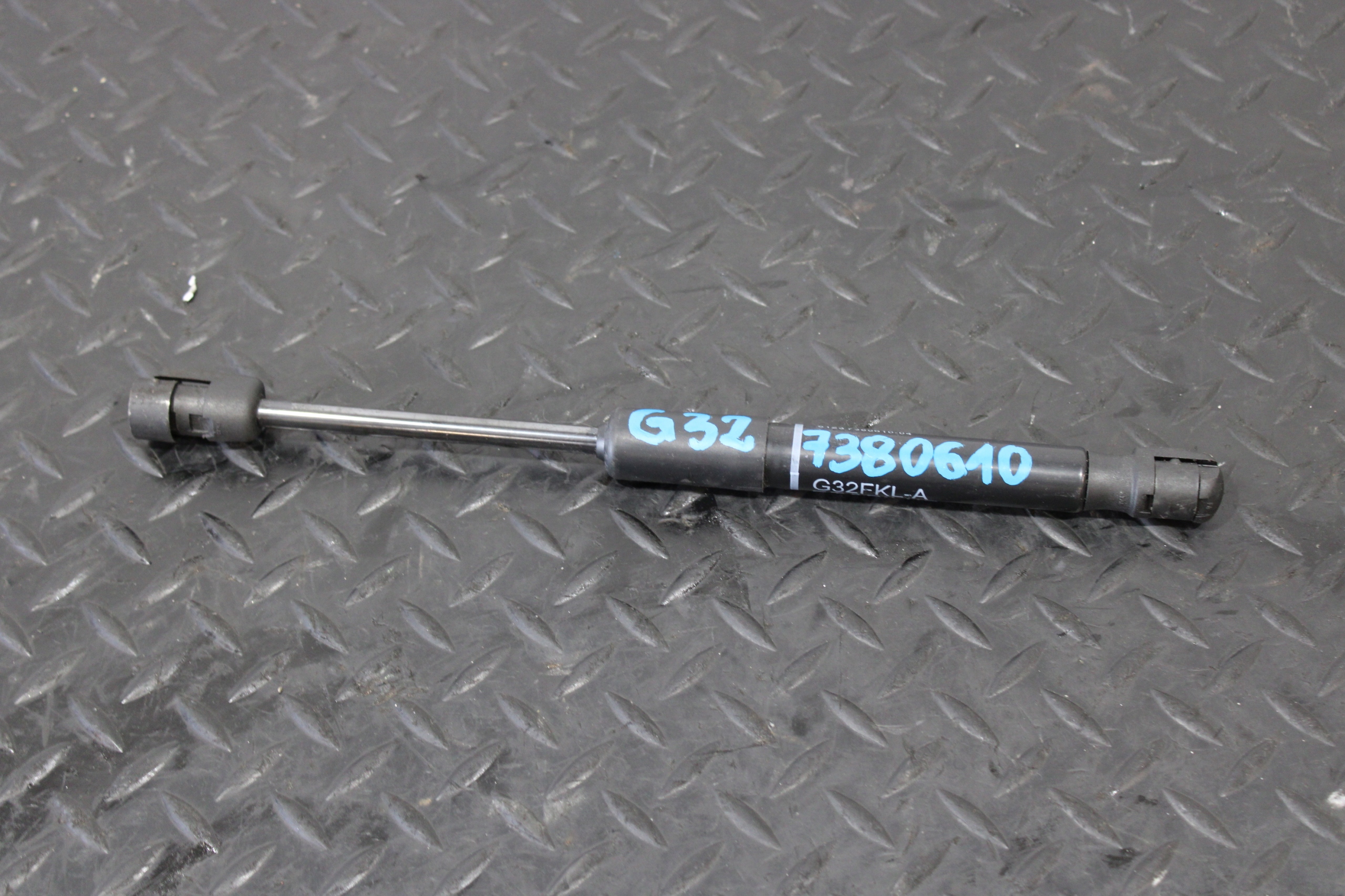 damper telescope bonnets BMW 6 GT G32 m-packet 7380610