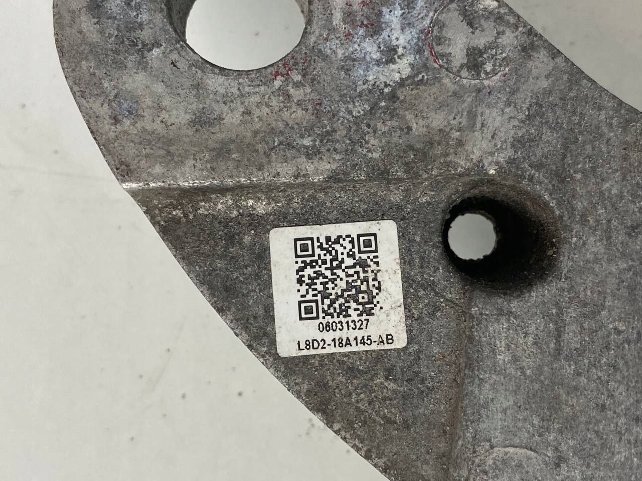 AMORTYZATOR TYŁ LEWY DISCOVERY SPORT L550 Producent części Land Rover OE