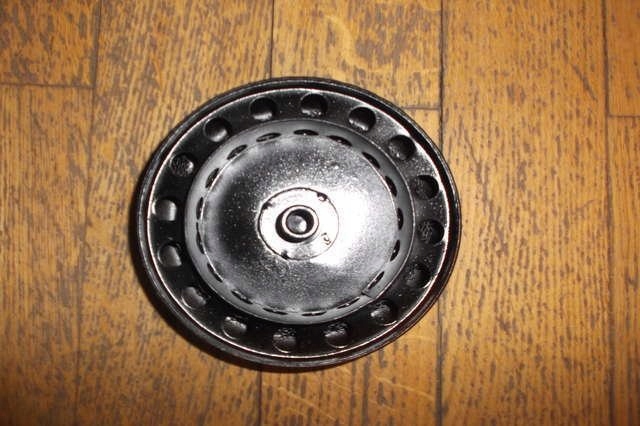 KOREK WLEWU OLEJU Z ODPOWIETRZNIKIEMS200