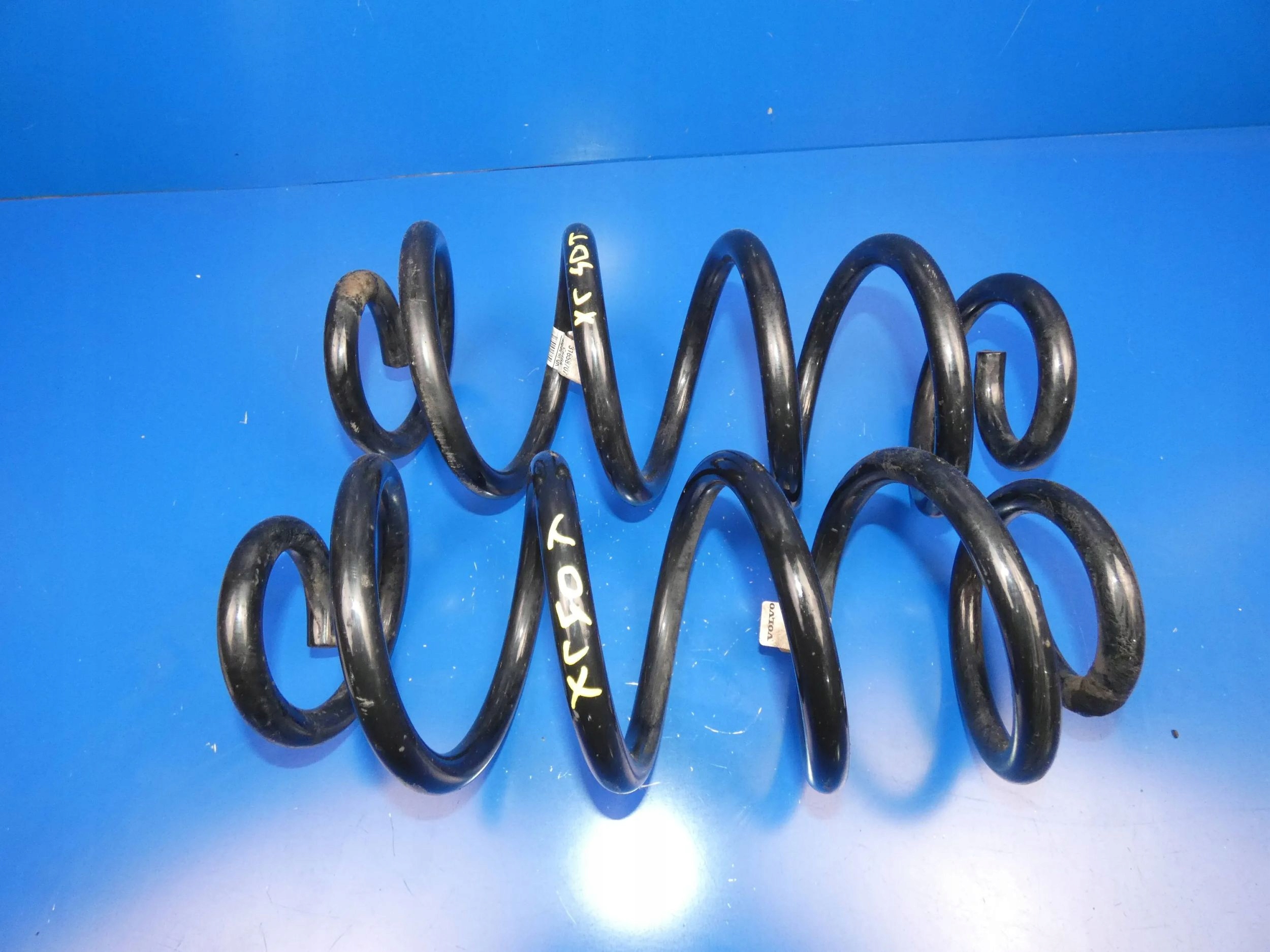 VOLVO XC40 SPRĘŻYNA SPRĘŻYNY ZAWIESZENIA TYŁ KOMPLET