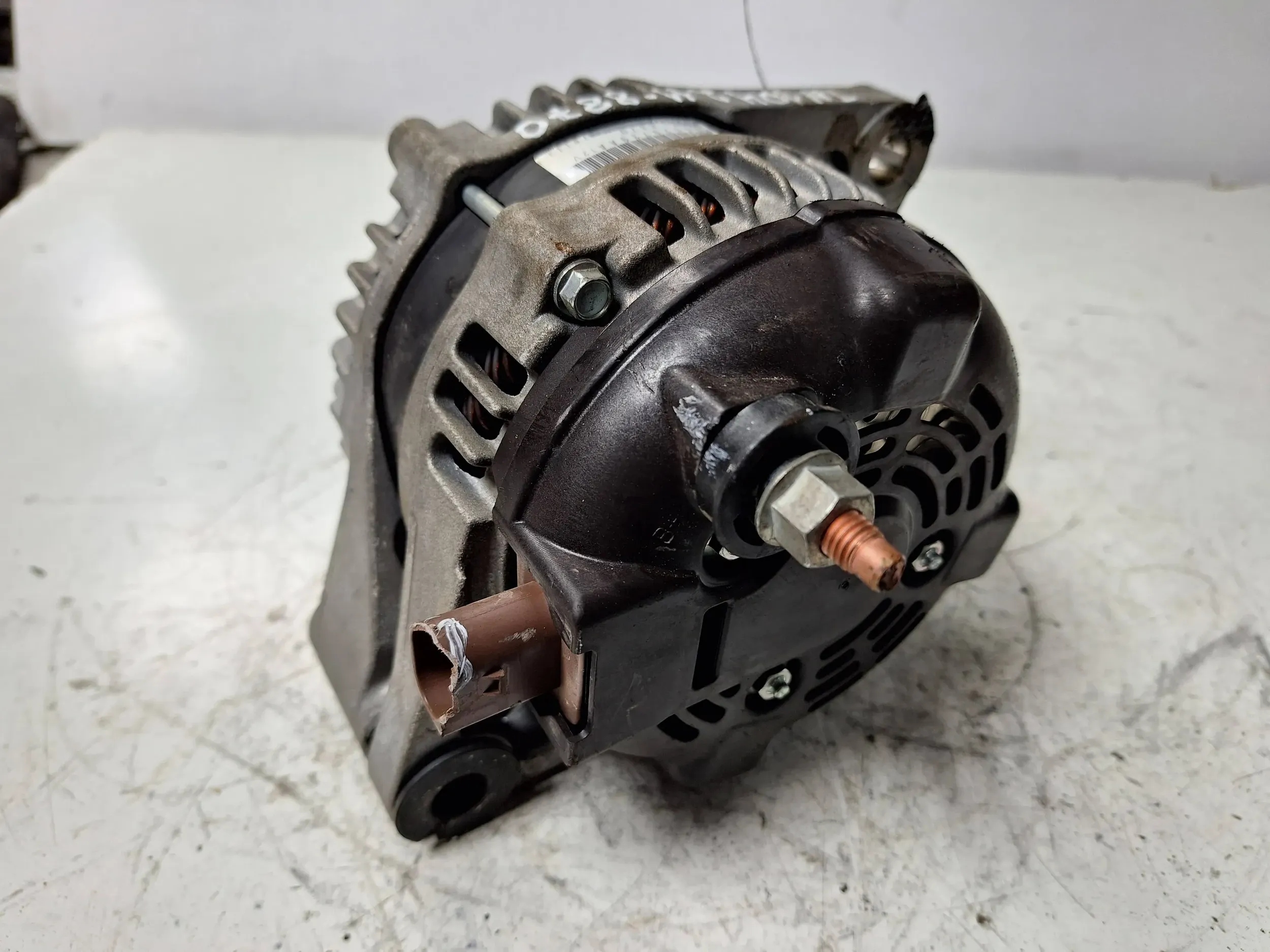 ALTERNATOR P56029739AA JEEP CHEROKEE KL 14- 2.2