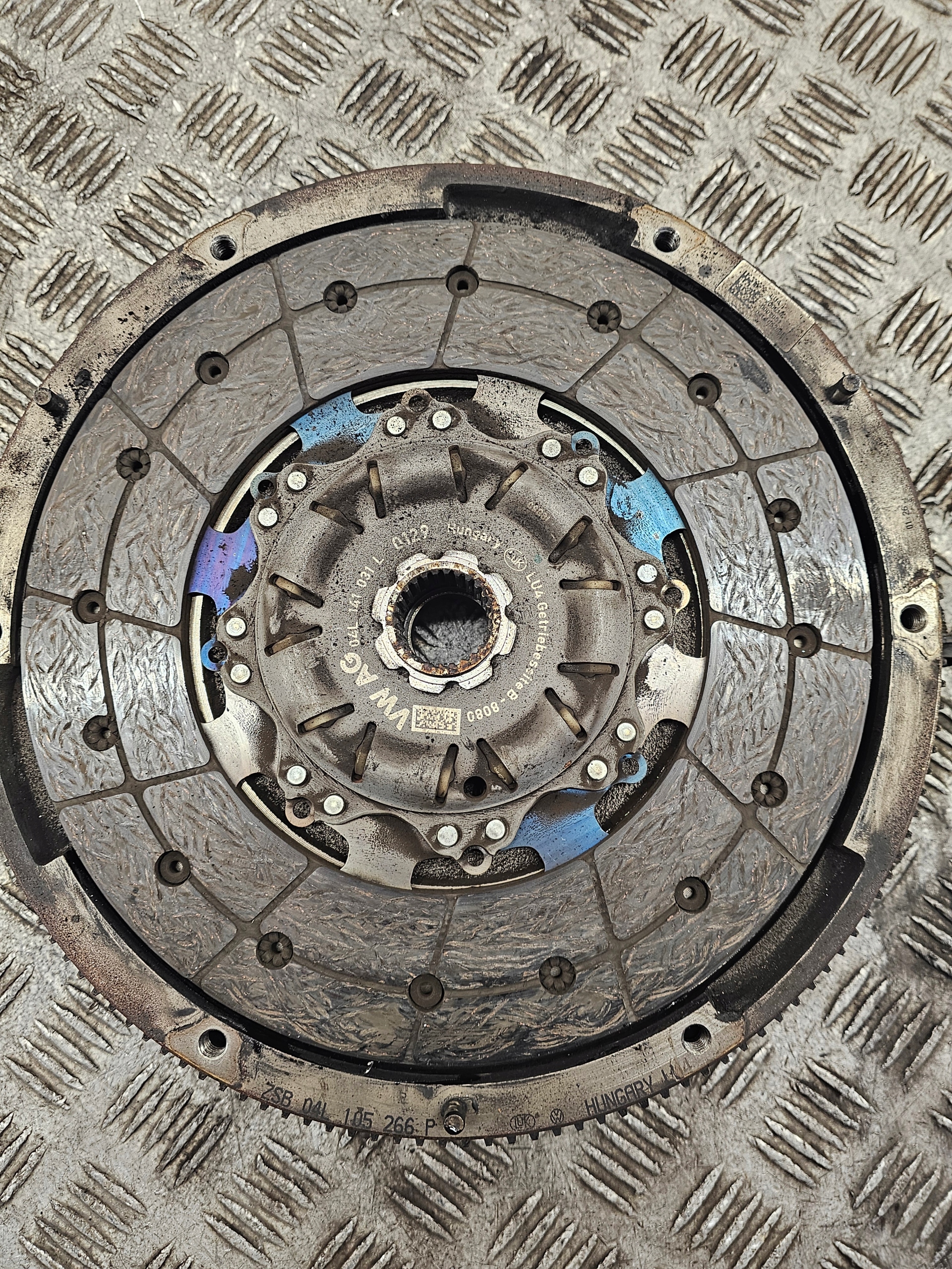 OE VAG clutch VW CRAFTER 2,0 TDI 16- 04L141015P