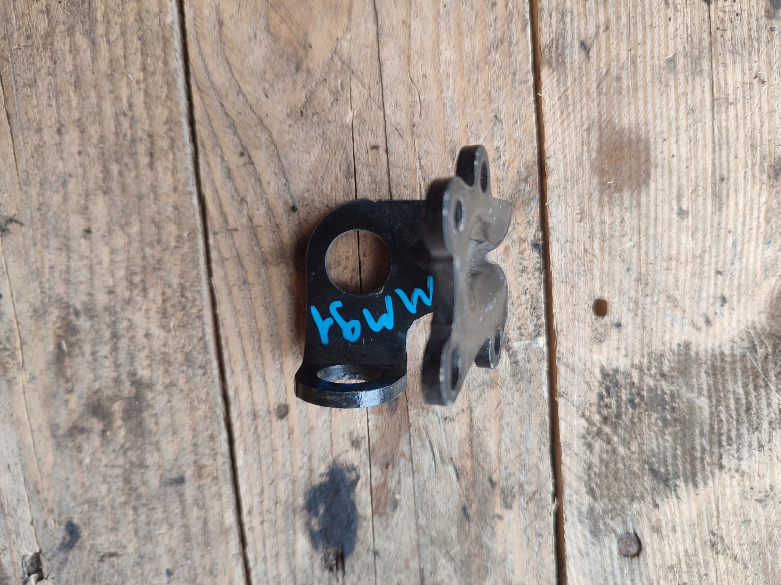 Halter DES MOTORS VOLKSWAGEN AUDI 06K103390F
