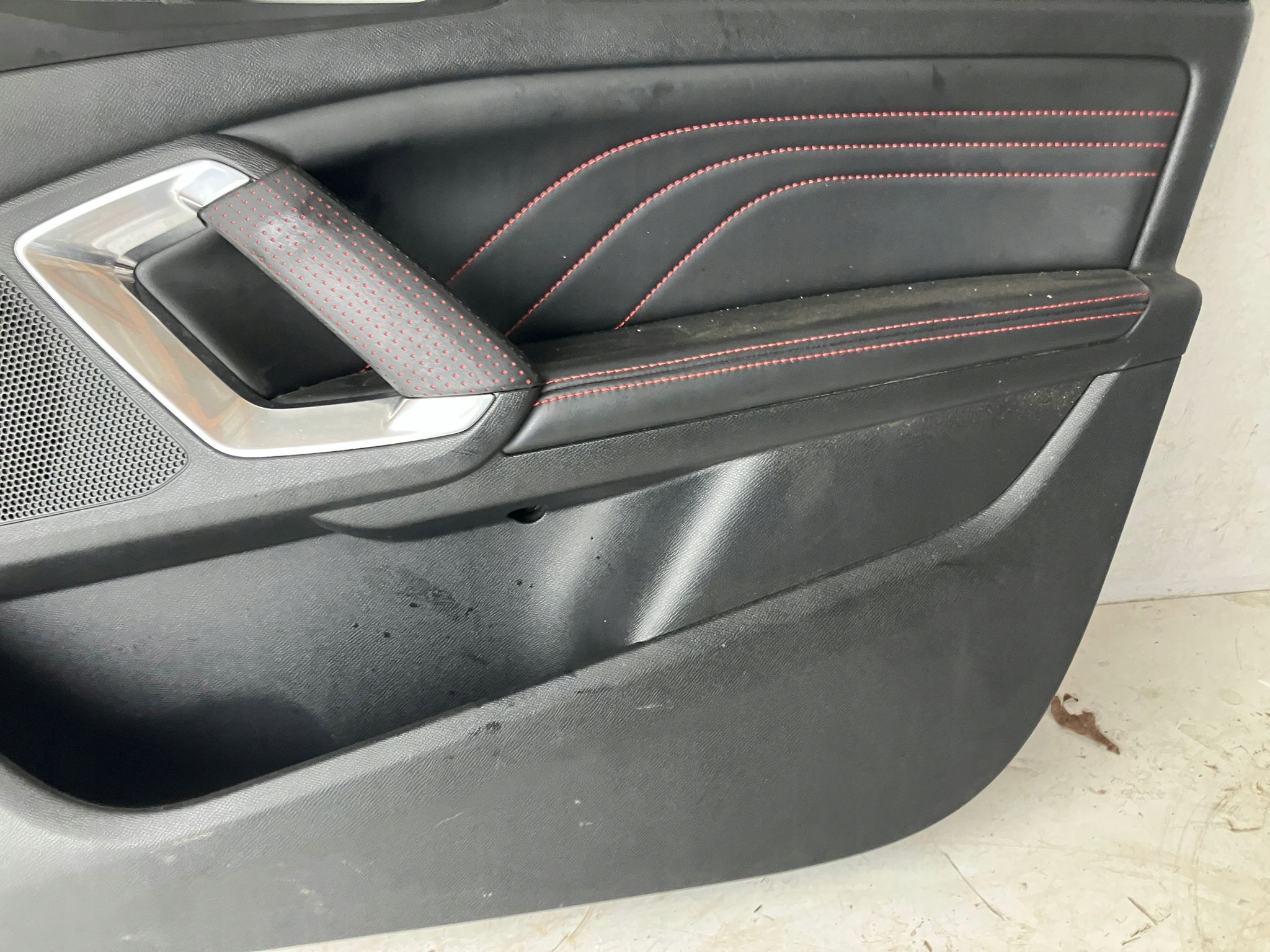 side door right front PEUGEOT 308 T9 HB GT leather red NITKA