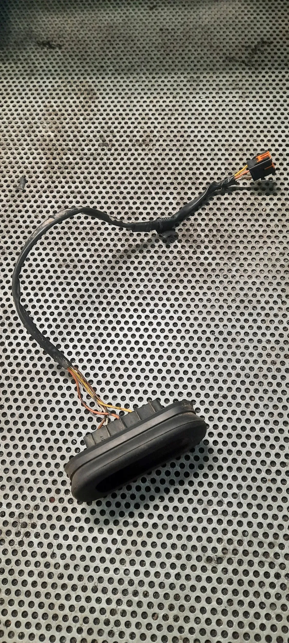 STYK DRZWI RENAULT MASTER 252160003R