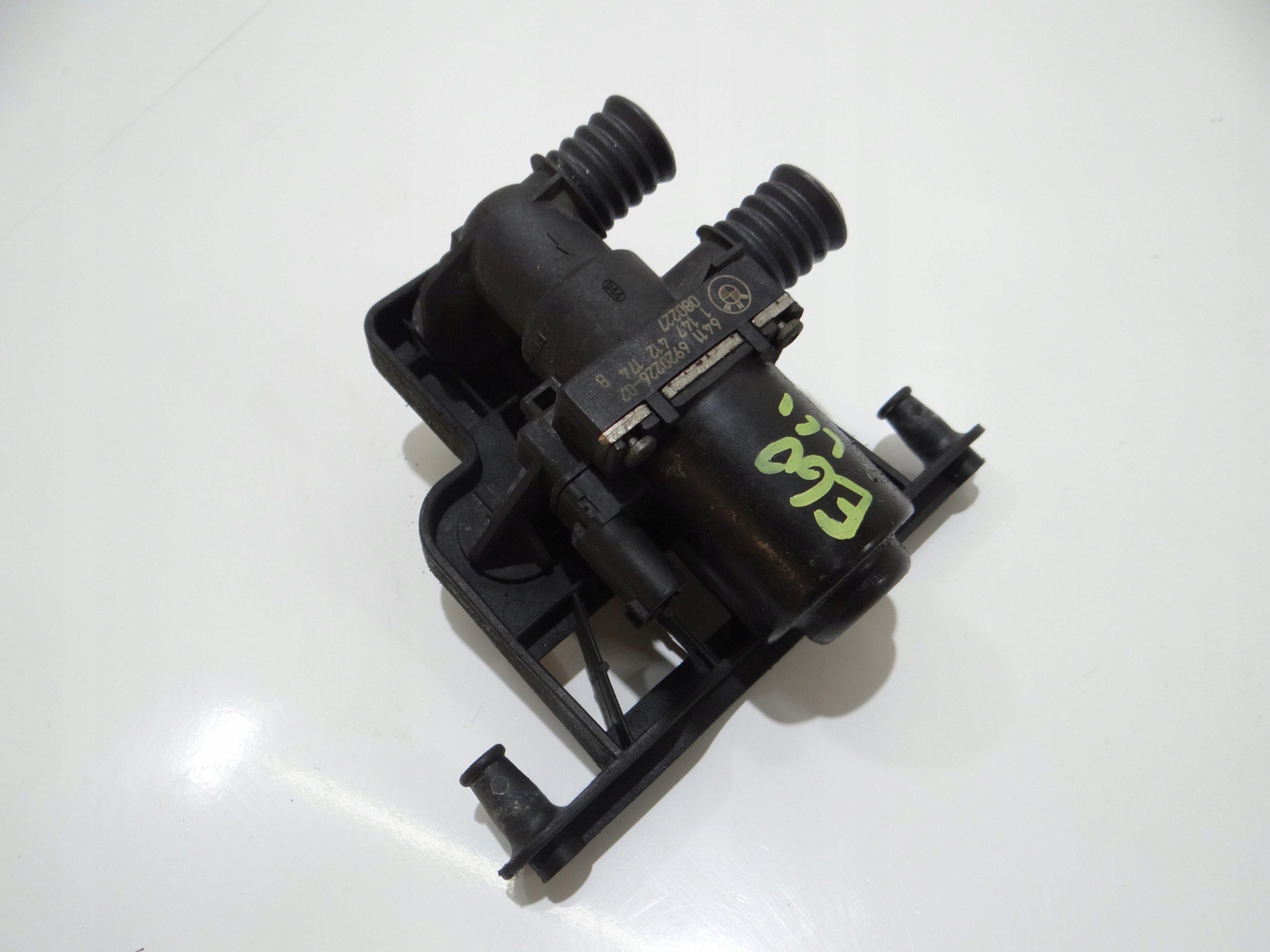 Pompe d’eau Électrovanne BMW E60 E61 6920226 (4822469)
