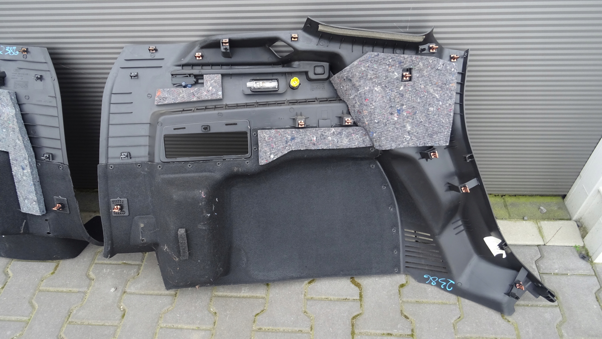 boční kufru Ford OE cv44-s31013-bb