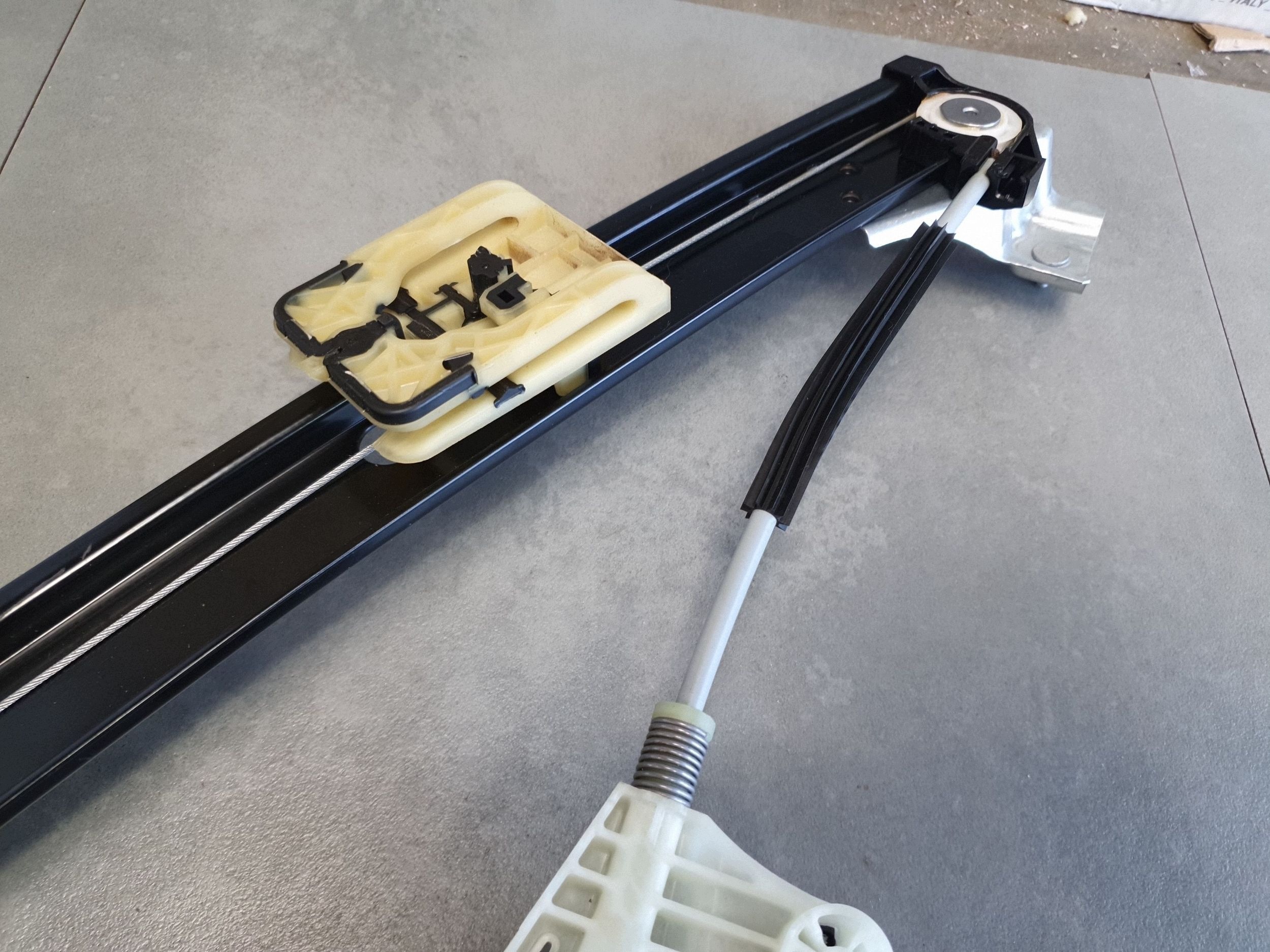 Cupra Leon IV window regulator door right front 5FA837462D