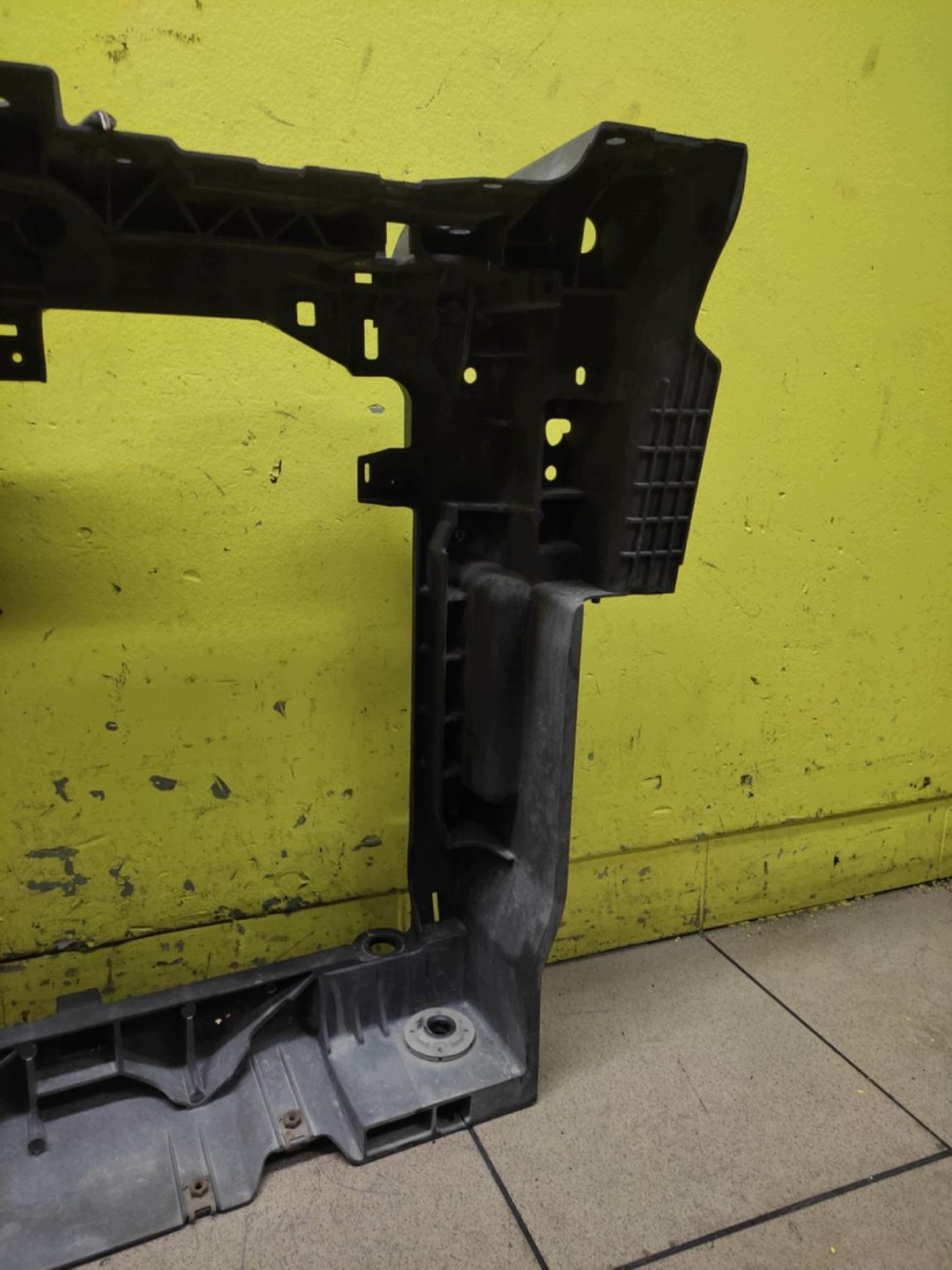 MAZDA CX-7 2.3 support panel for radiators pillar L20653110