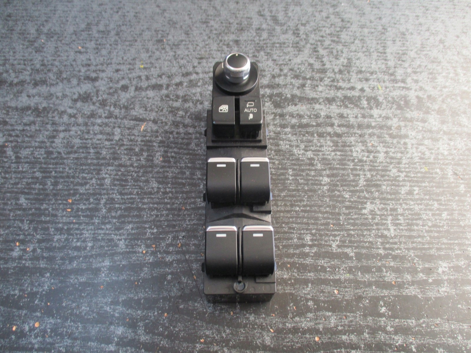 Переключатель стеклоподъемника Mazda CX - 5 KF8C66350