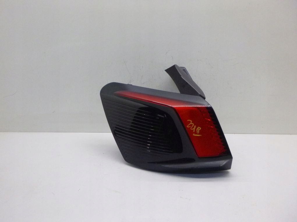 PEUGEOT 3008 II P84 16- light rear left